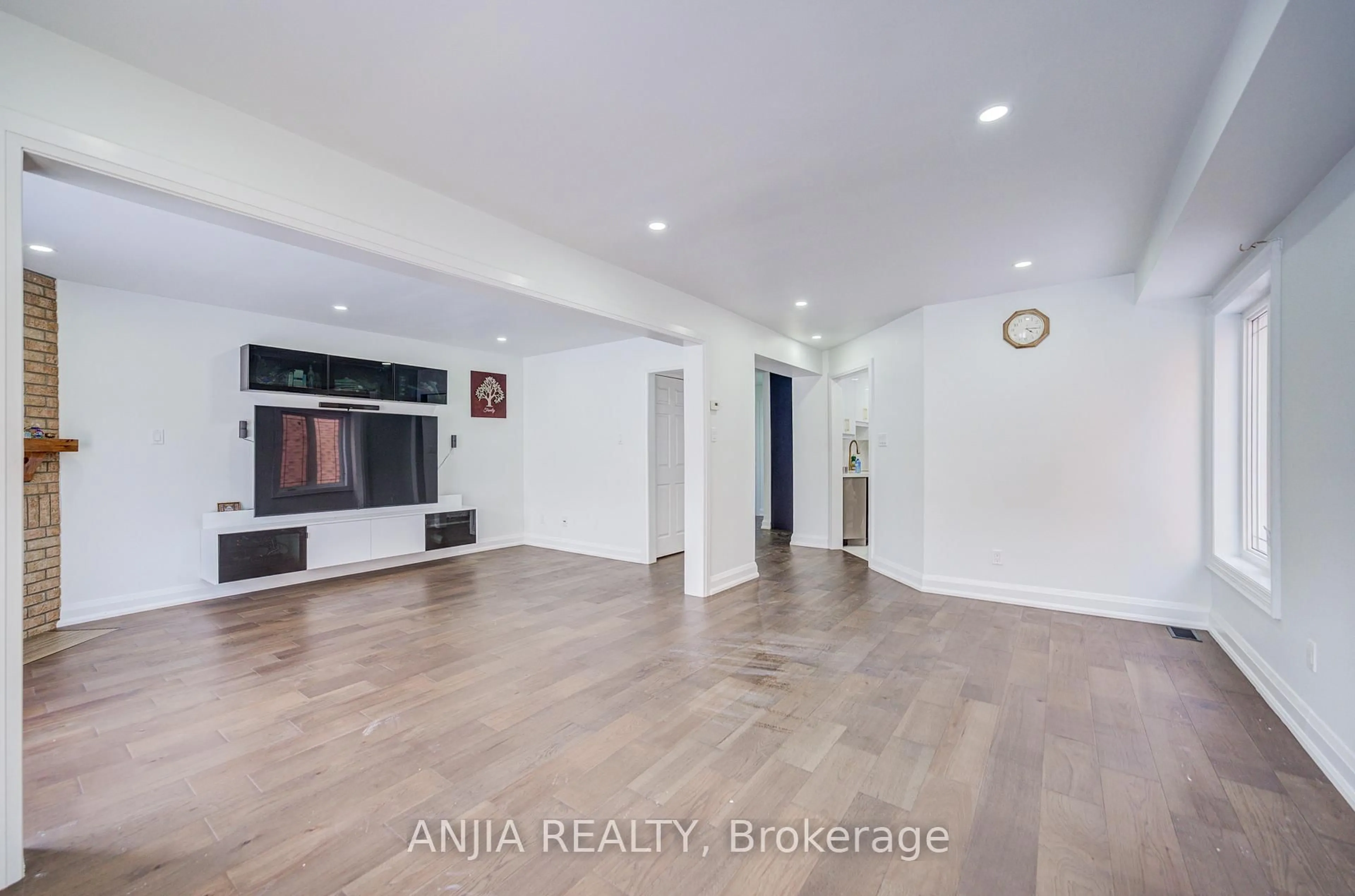A pic of a room for 17 Kenborough Crt, Markham Ontario L3S 3P3