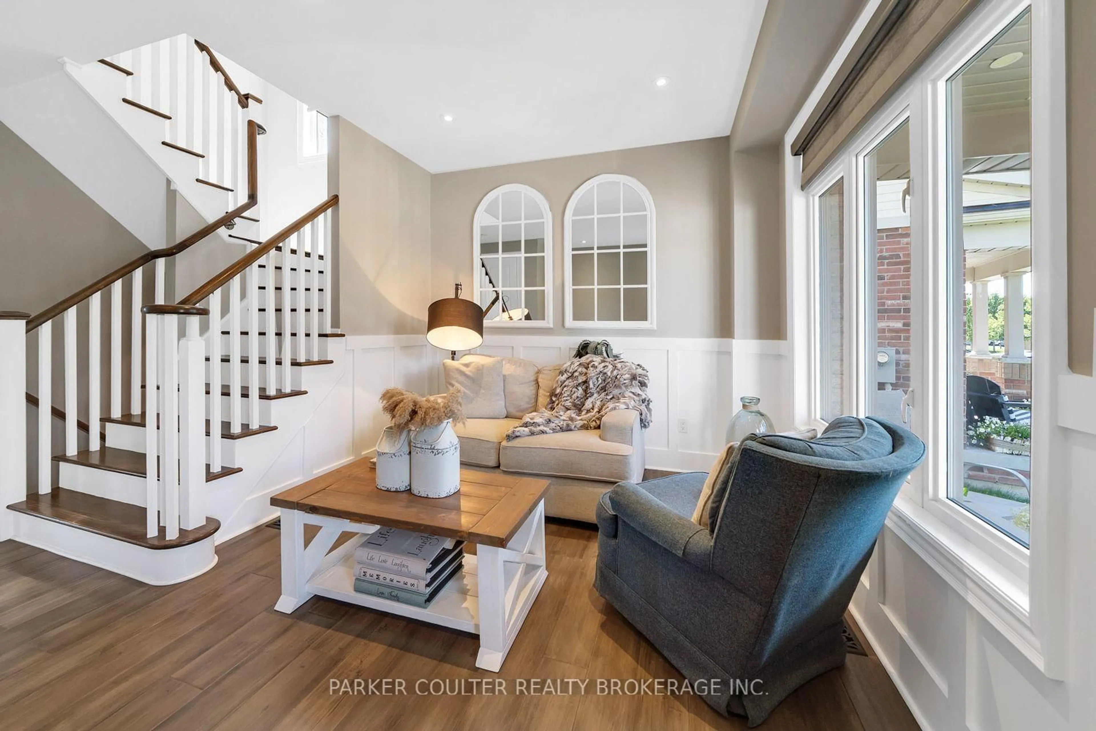 Living room with furniture, unknown for 72 Strachan Tr, New Tecumseth Ontario L0G 1A0