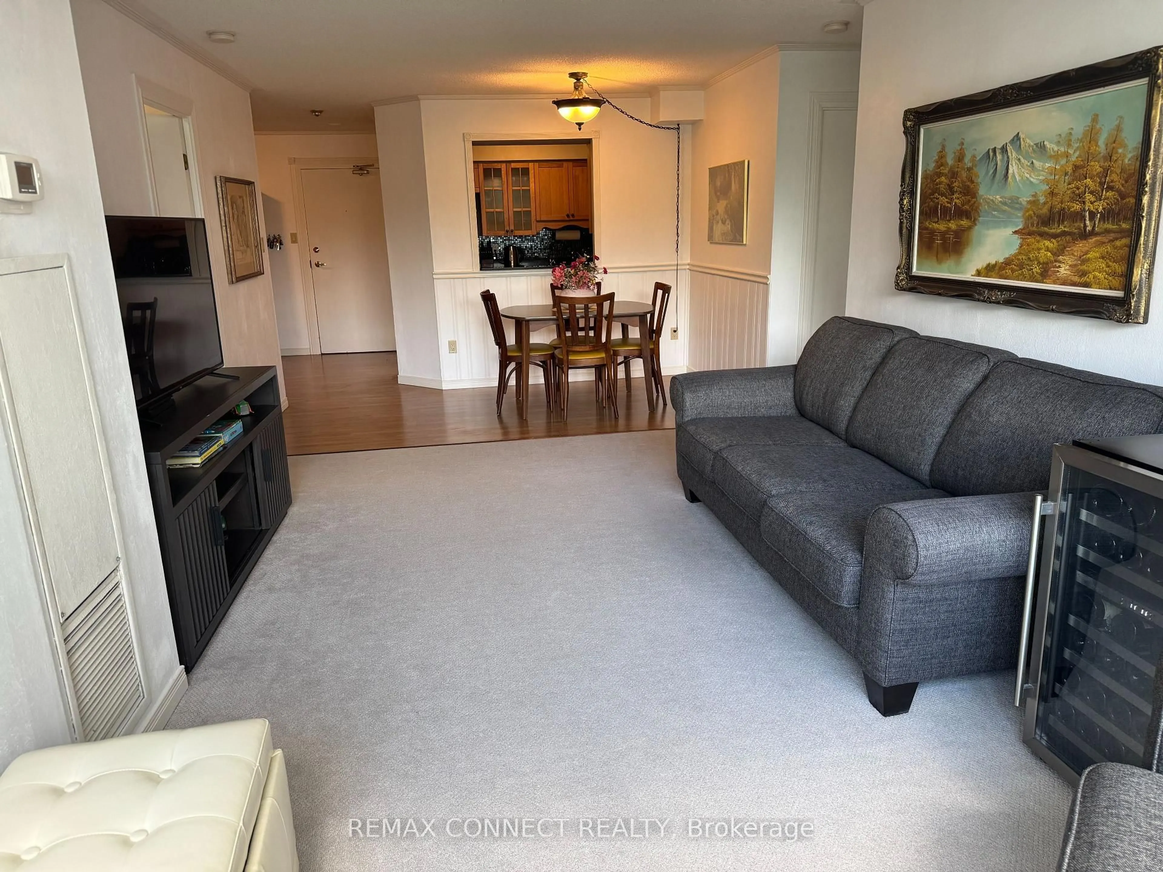 Living room with furniture, unknown for 326 Major Mackenzie Dr #221, Richmond Hill Ontario L4C 8T4