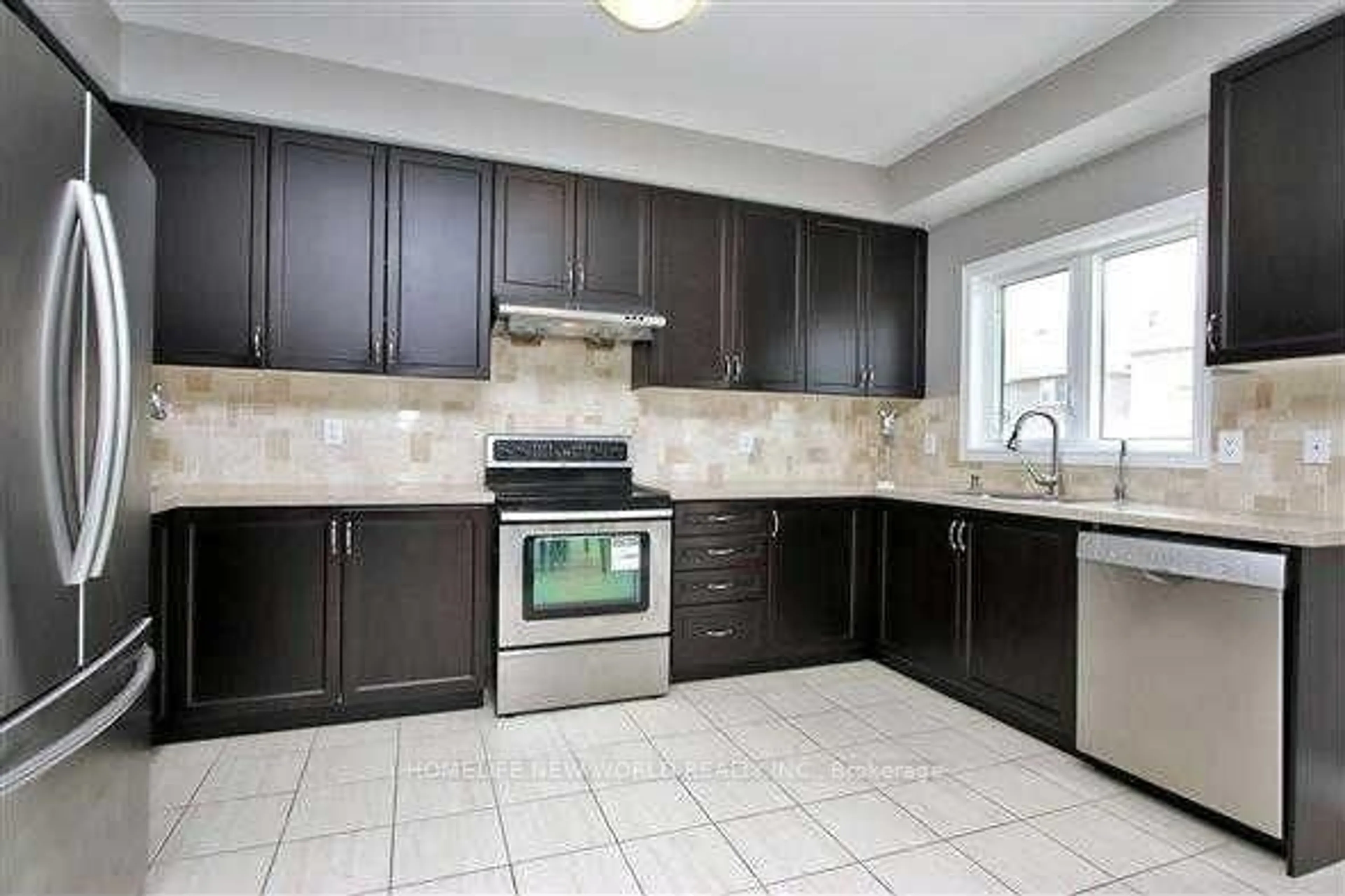 Standard kitchen, ceramic/tile floor for 20 Pineforest Pl, Markham Ontario L6E 2B1