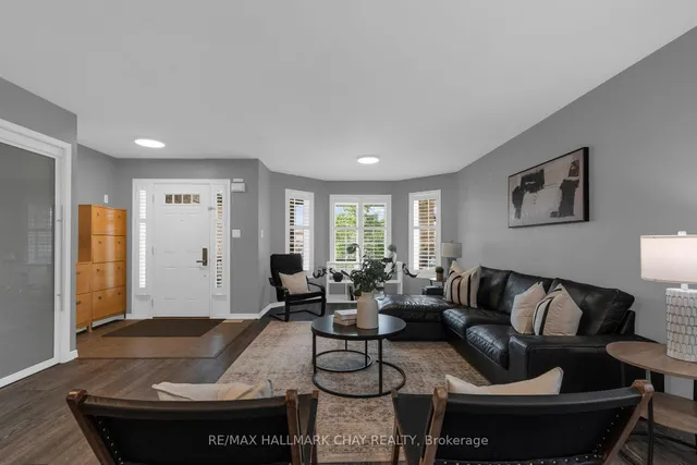 2215 Nevils St, Innisfil 5