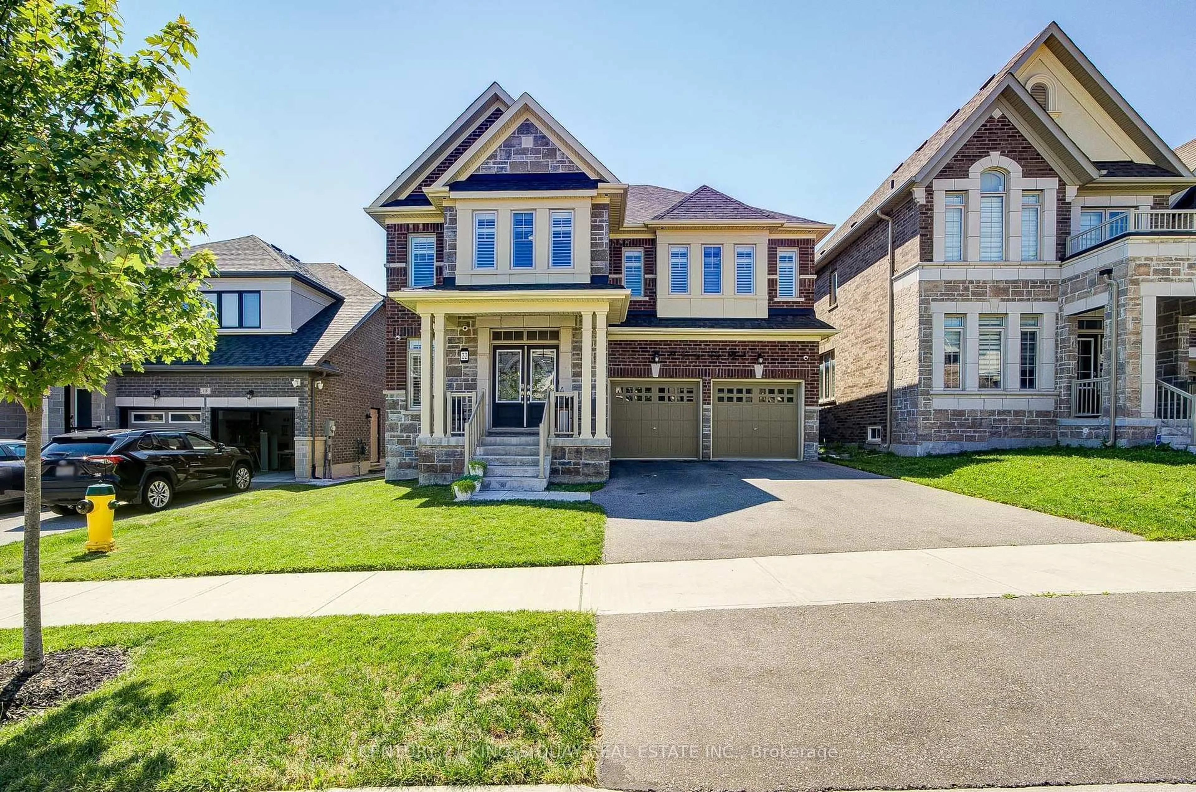 Home with brick exterior material, street for 22 Carriage Shop Bend, East Gwillimbury Ontario L9N 0Y5