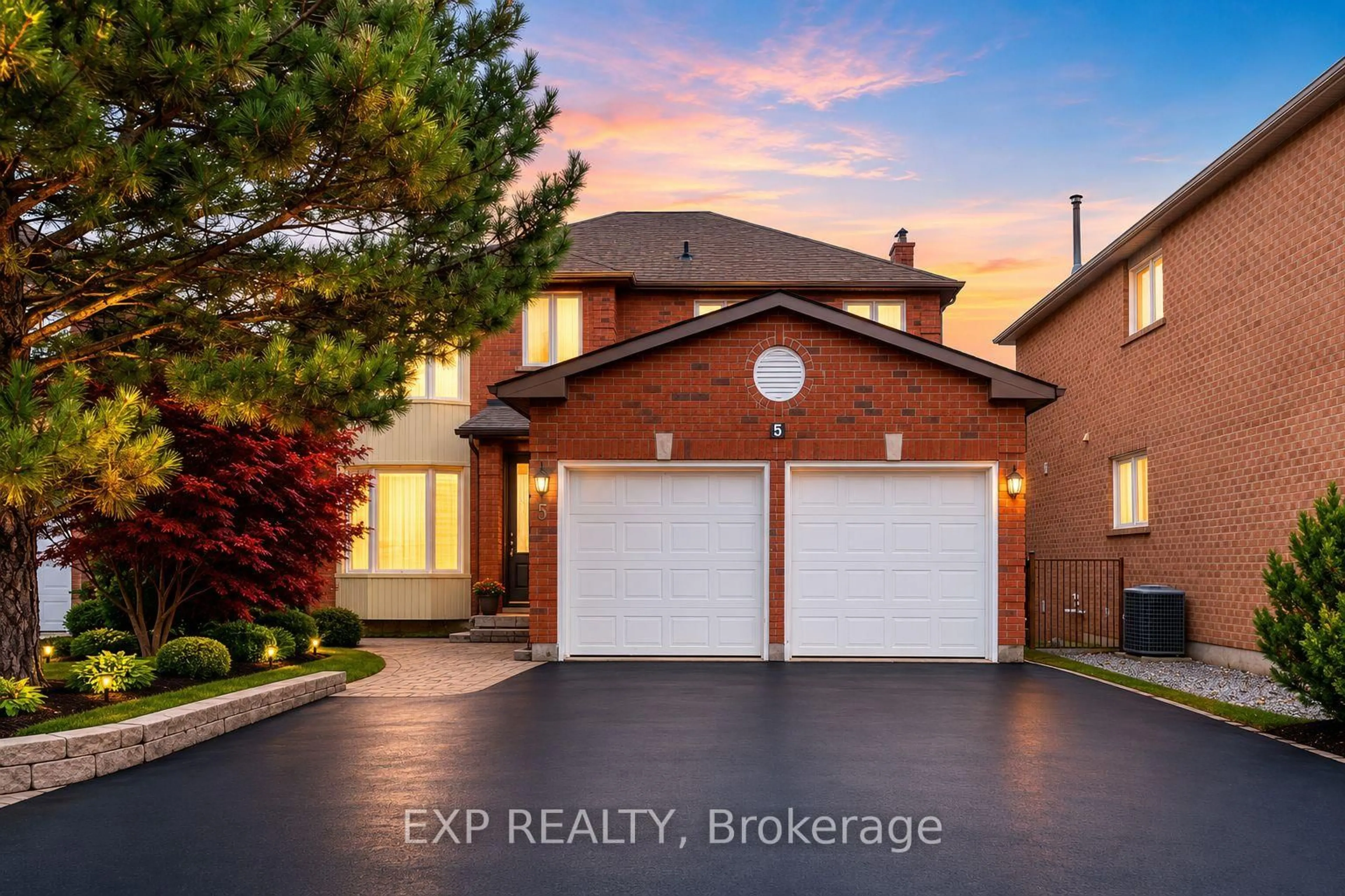 Home with brick exterior material, street for 5 Hyde Park Dr, Richmond Hill Ontario L4B 1V3