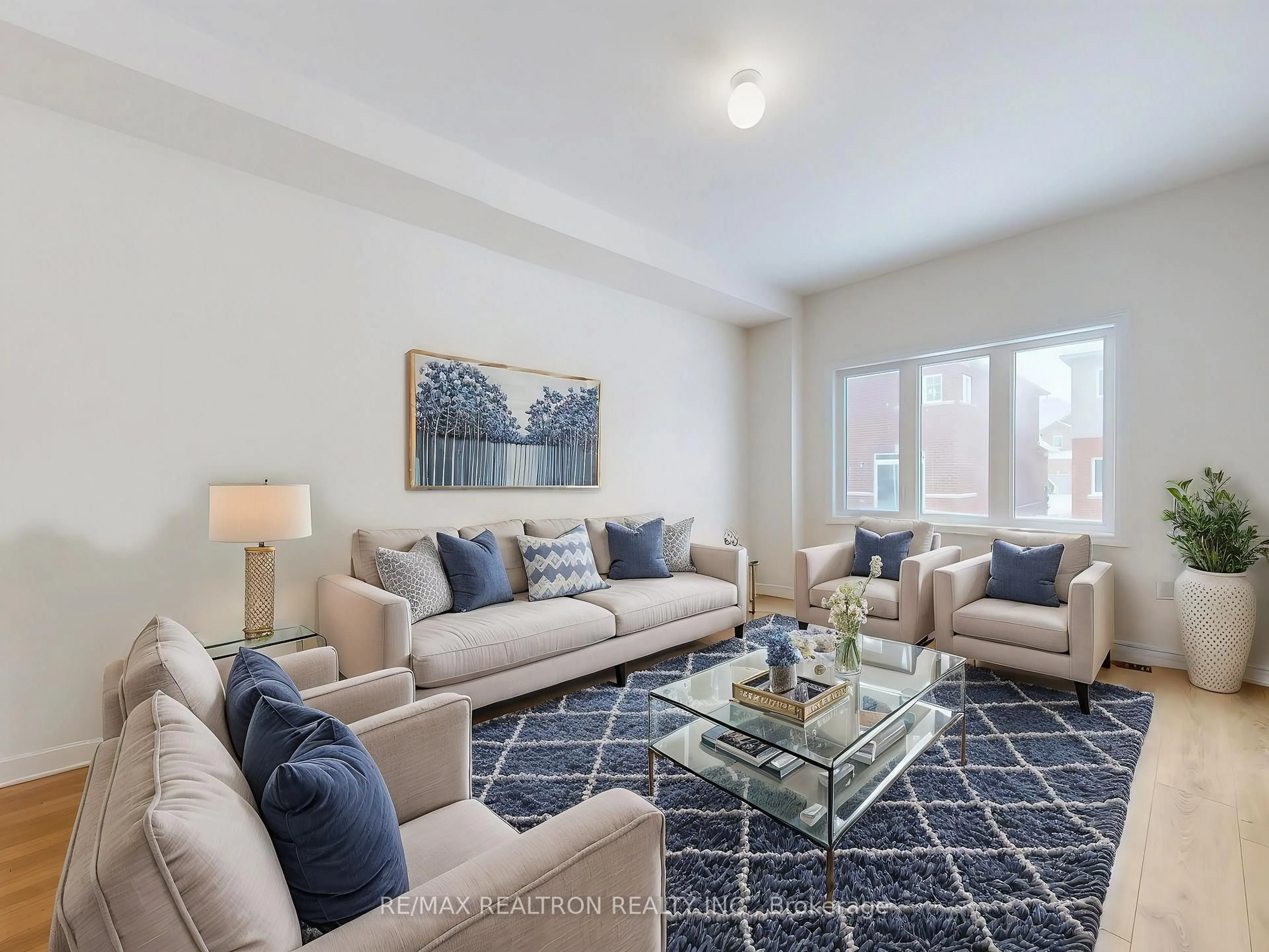 Living room with furniture, unknown for 6 Grieve Ave, Georgina Ontario L0E 1R0