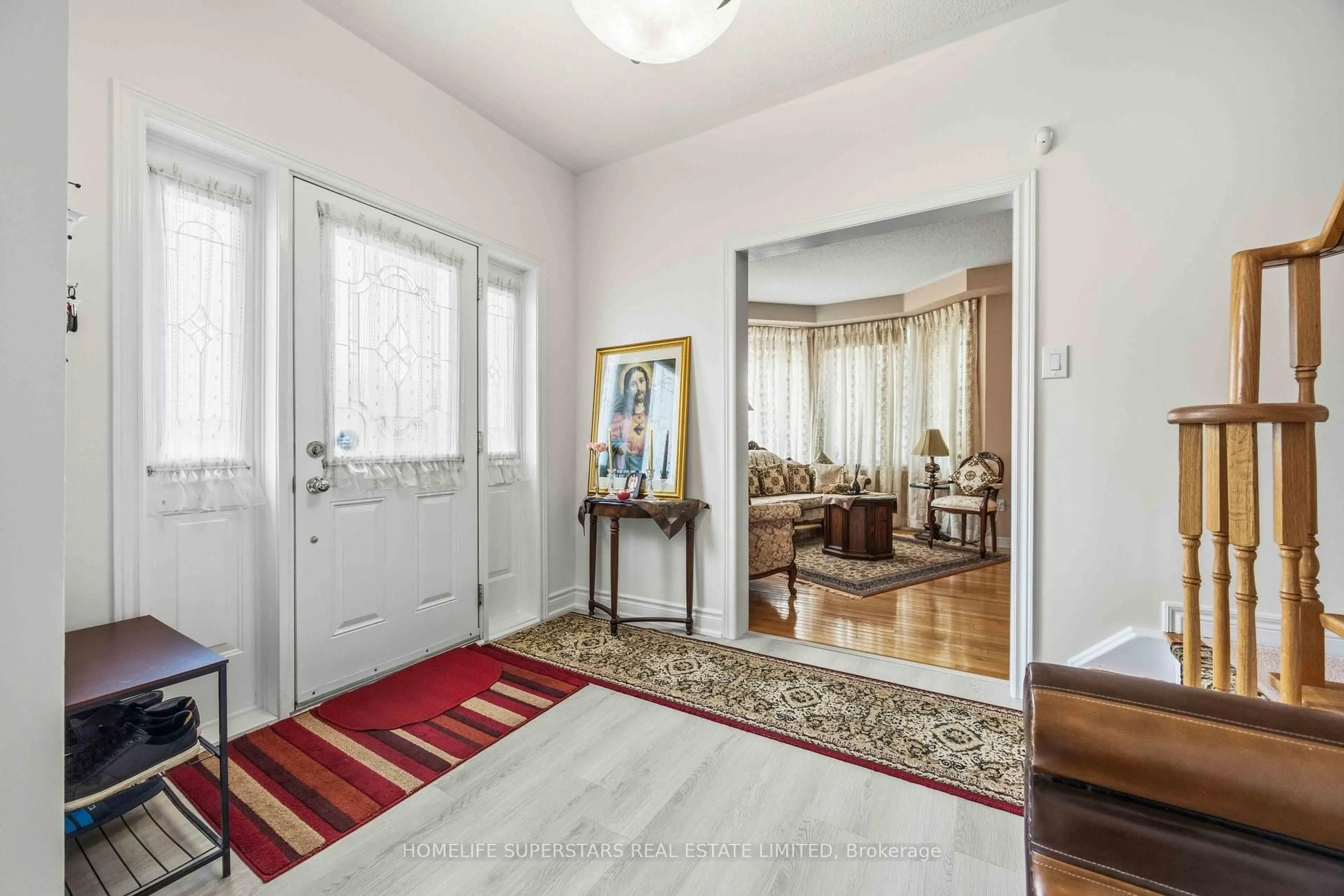 Indoor foyer for 76 Riverlands Ave, Markham Ontario L6B 1B6
