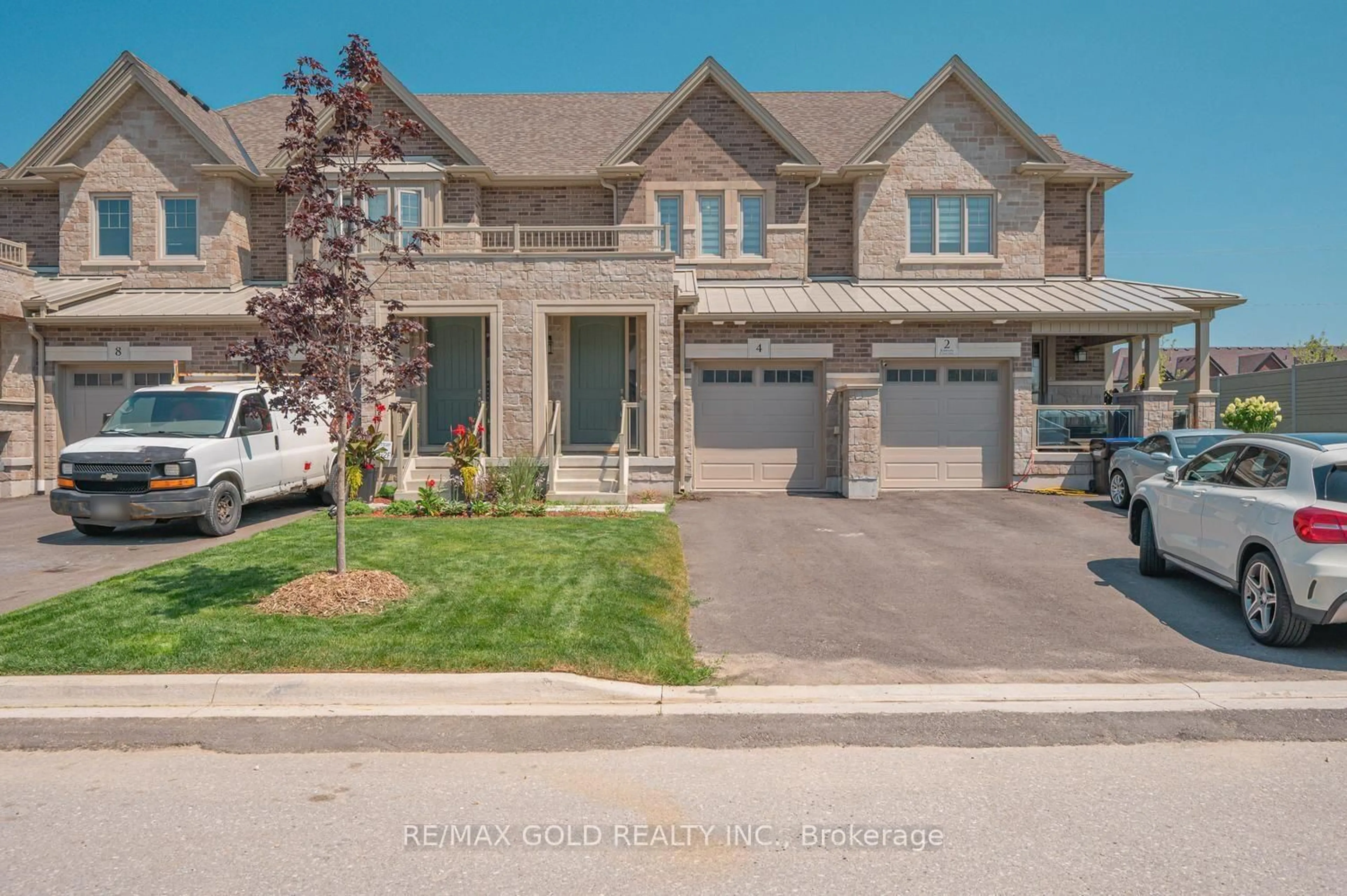 A pic from outside/outdoor area/front of a property/back of a property/a pic from drone, street for 4 Kiernan Cres, New Tecumseth Ontario L9R 0V4
