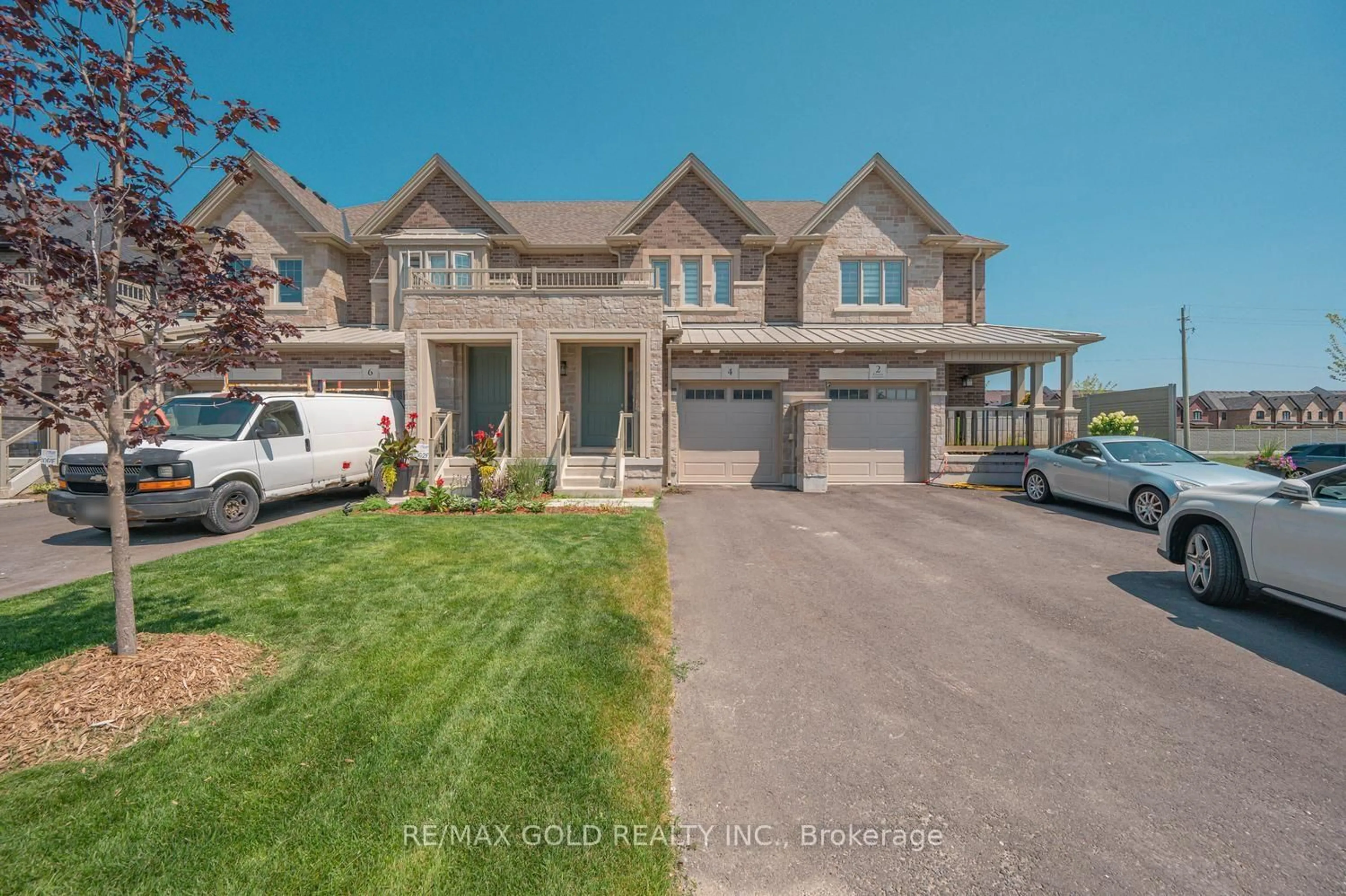 A pic from outside/outdoor area/front of a property/back of a property/a pic from drone, street for 4 Kiernan Cres, New Tecumseth Ontario L9R 0V4