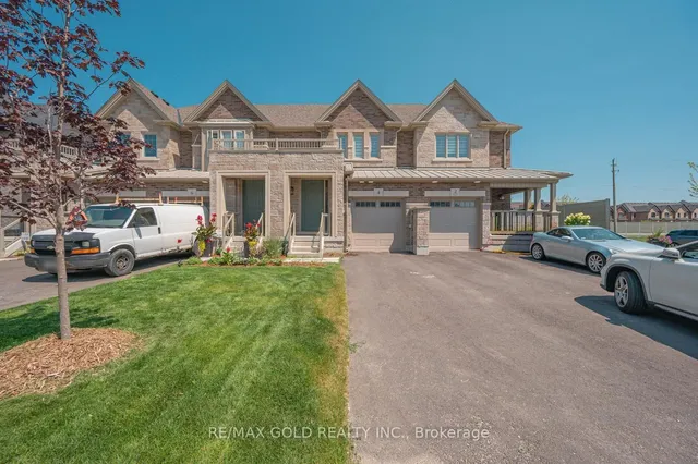 4 Kiernan Cres, New Tecumseth 2