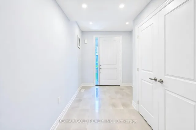 4 Kiernan Cres, New Tecumseth 5