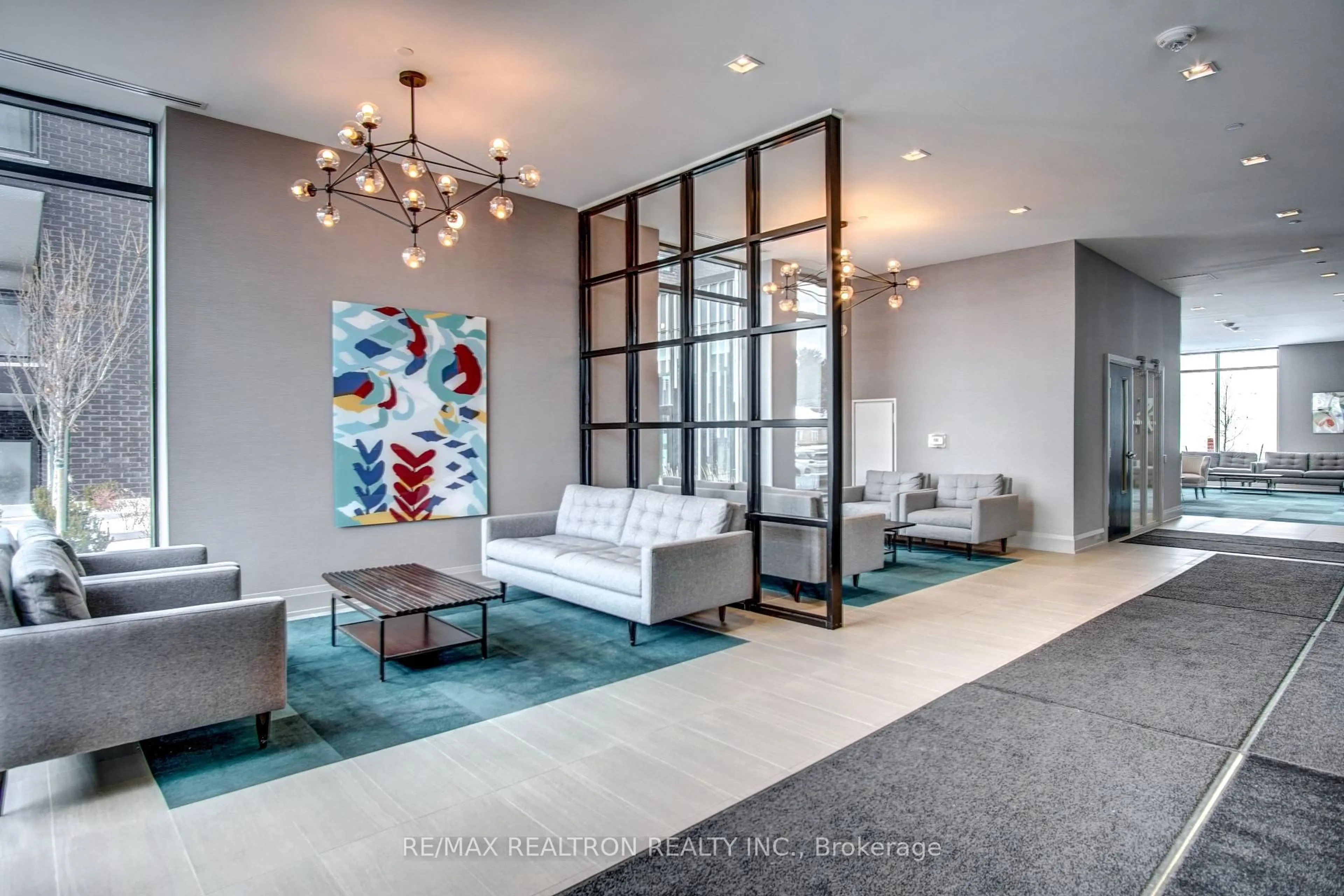 Indoor foyer for 555 William Graham Dr #331, Aurora Ontario L4G 3H9