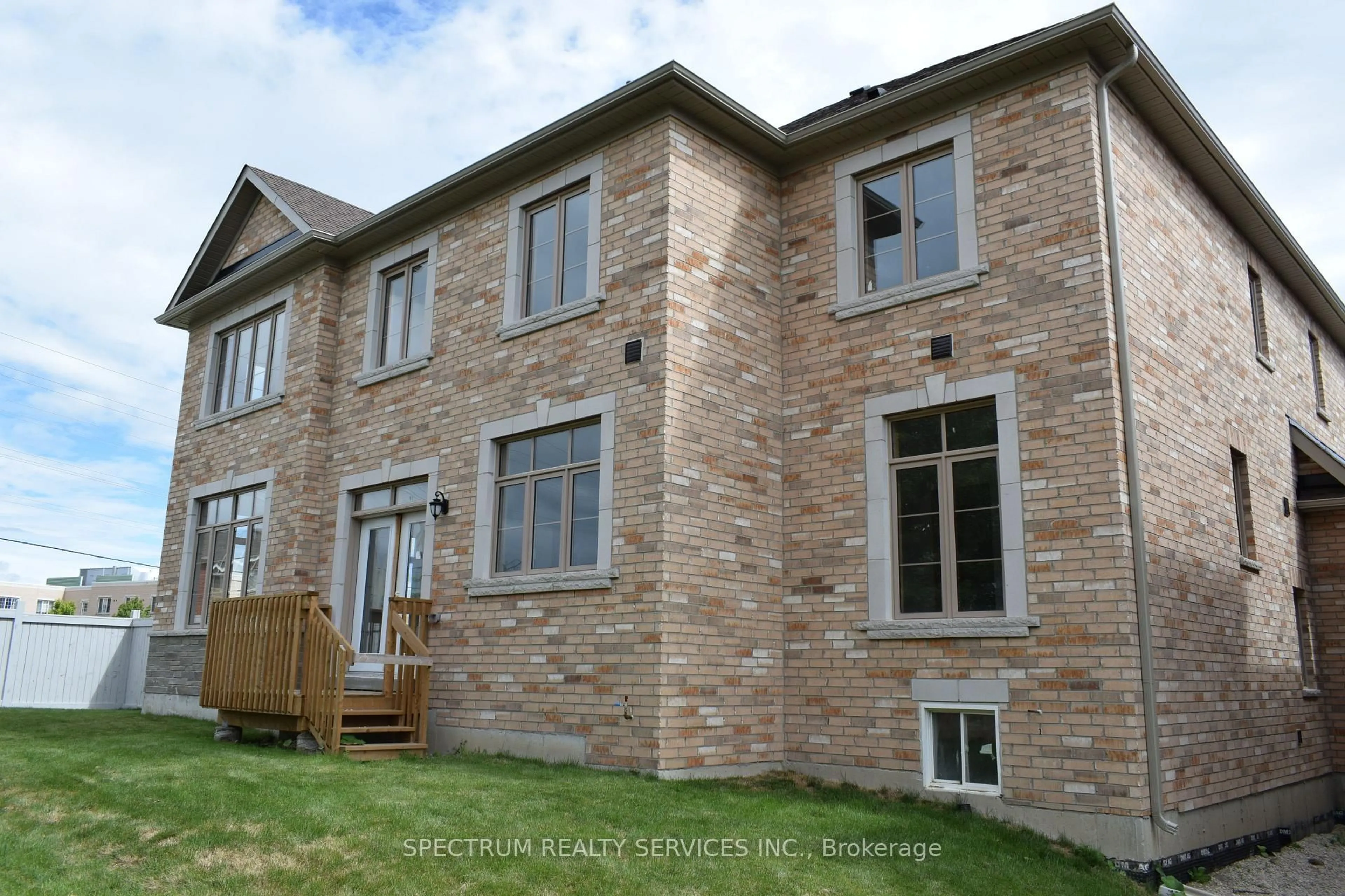 Home with brick exterior material, building for 6 Barrow Ave, Bradford West Gwillimbury Ontario L3Z 0W1