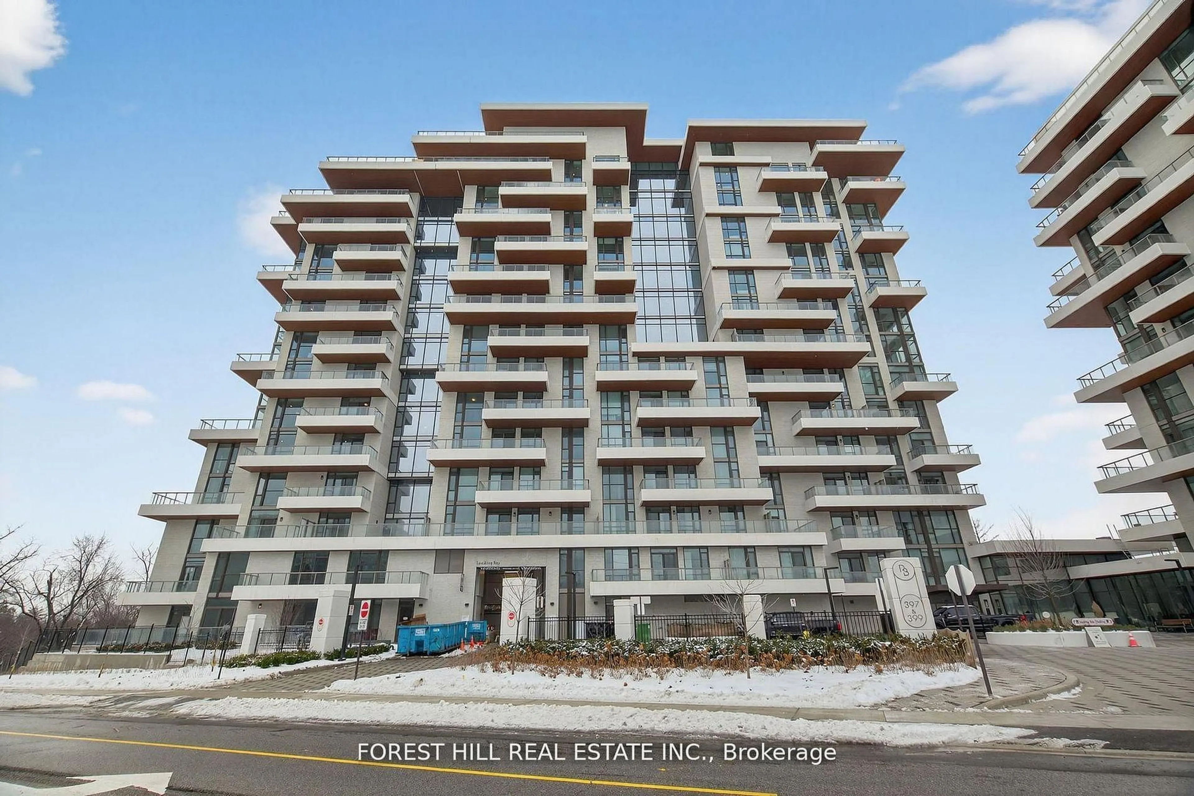 Indoor foyer for 399 Royal Orchard Blvd #LPH22, Markham Ontario L3T 0H3