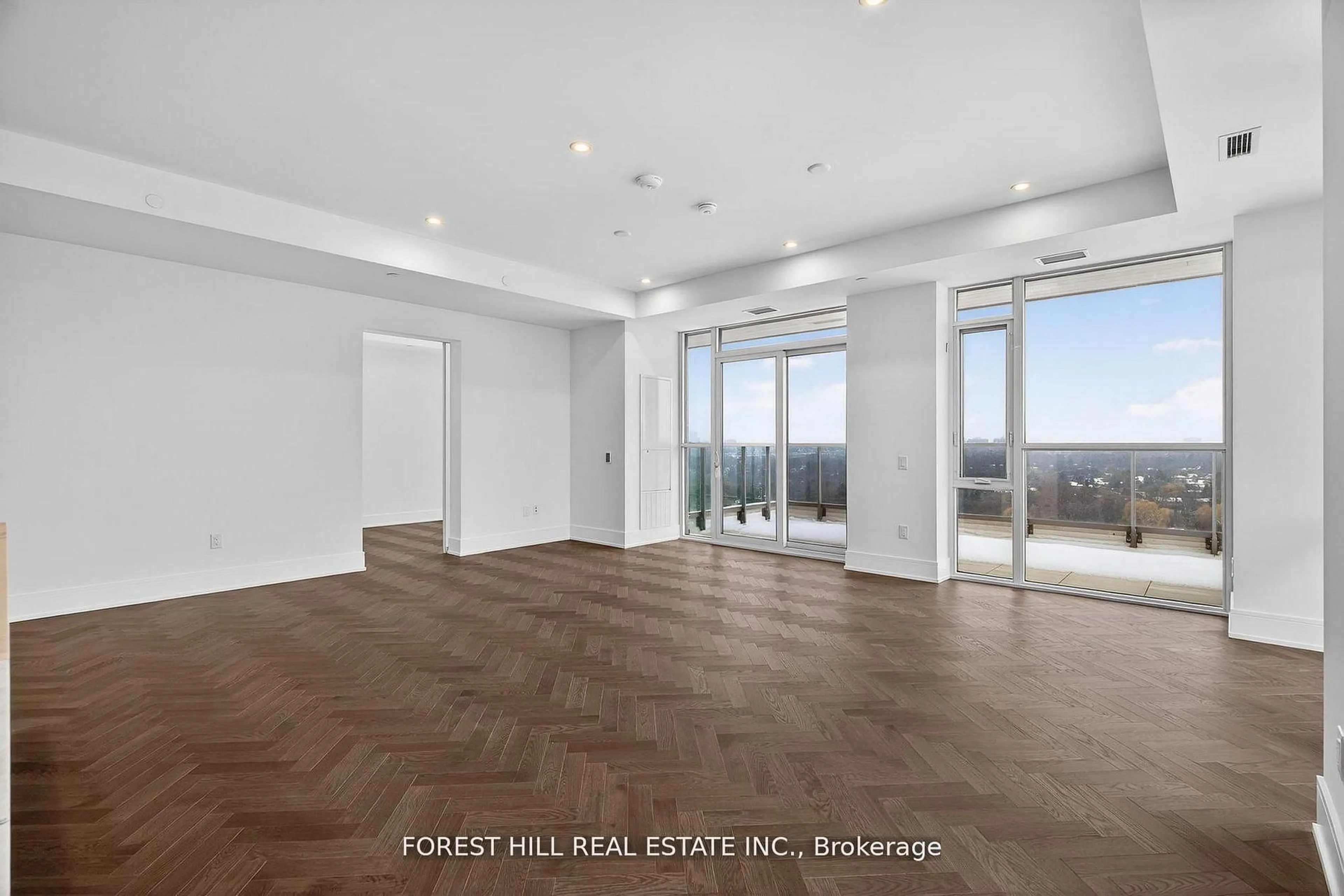 Indoor foyer for 399 Royal Orchard Blvd #LPH22, Markham Ontario L3T 0H3