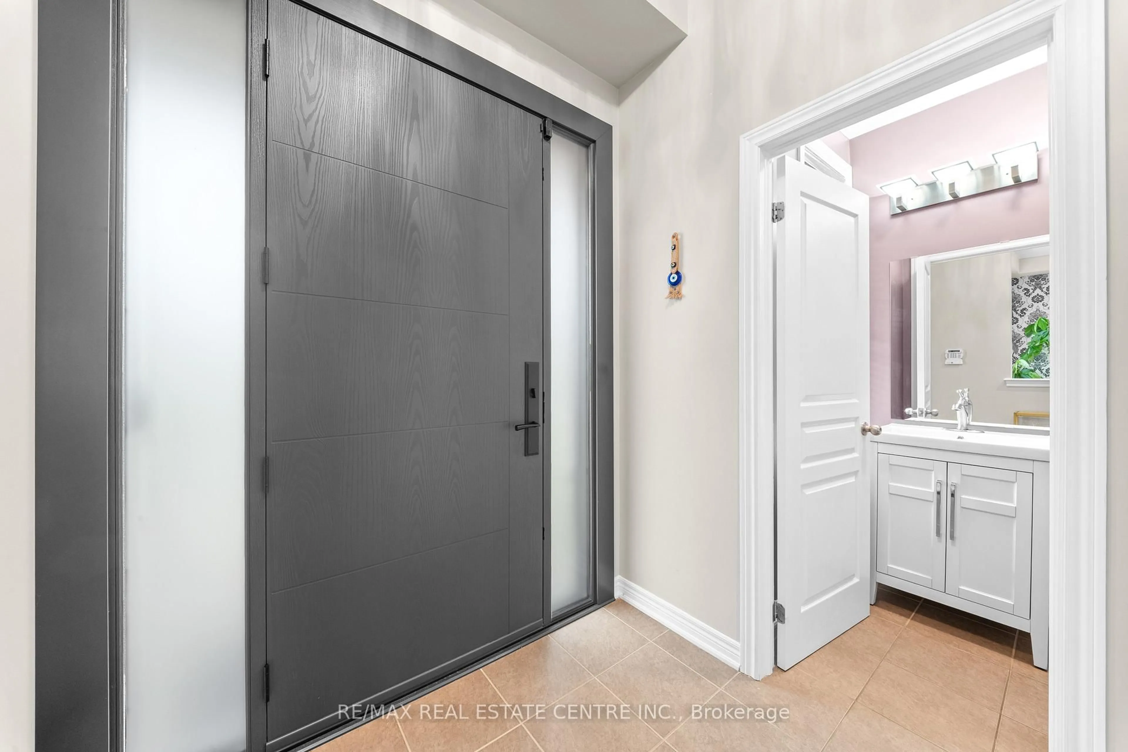 Indoor entryway for 244 Moody Dr, Vaughan Ontario L4H 3Z6