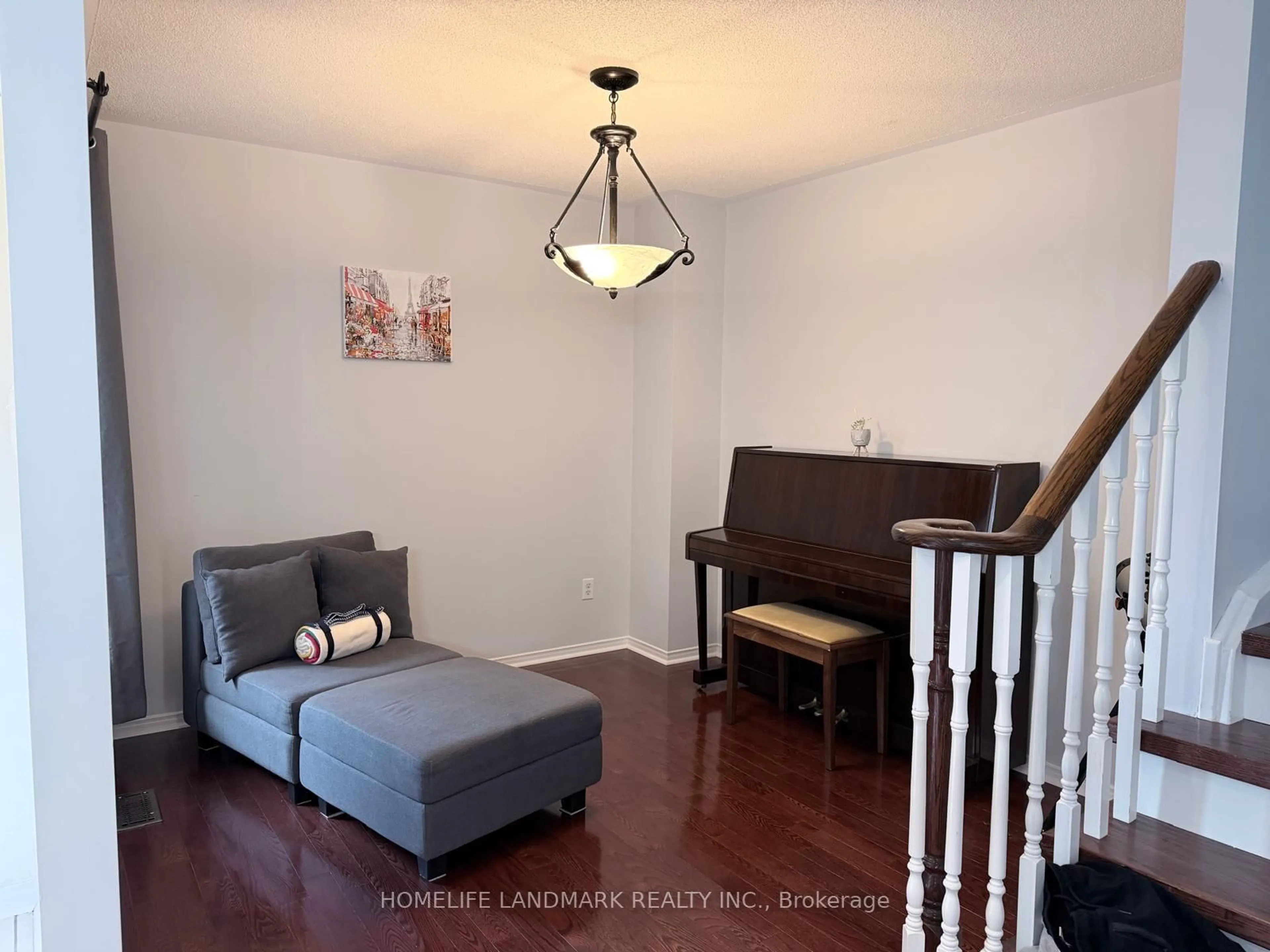Living room with furniture, wood/laminate floor for 434 Heddle Cres, Newmarket Ontario L3X 2J2