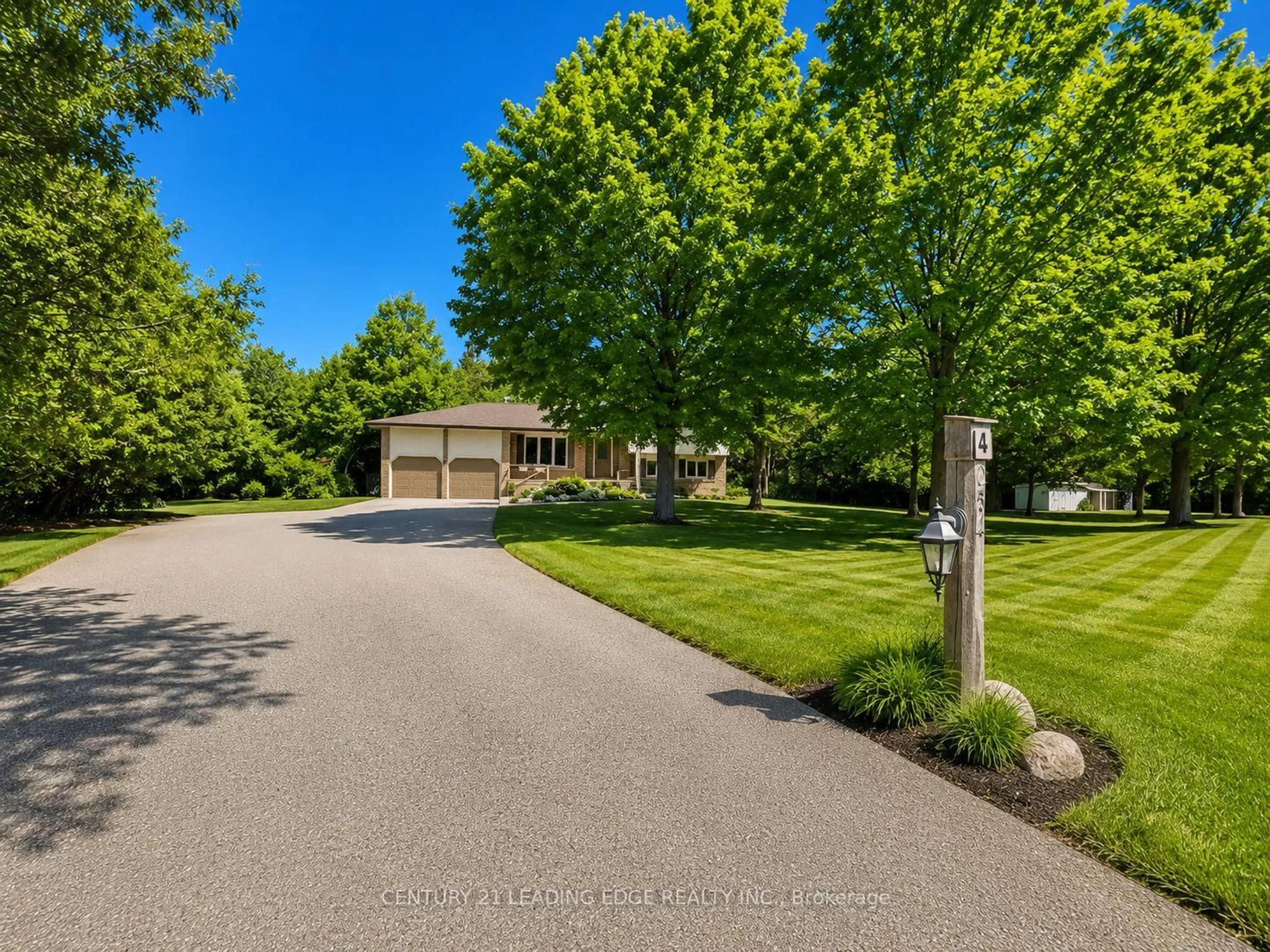 A pic from outside/outdoor area/front of a property/back of a property/a pic from drone, street for 254 Hwy 47, Uxbridge Ontario L0C 1A0