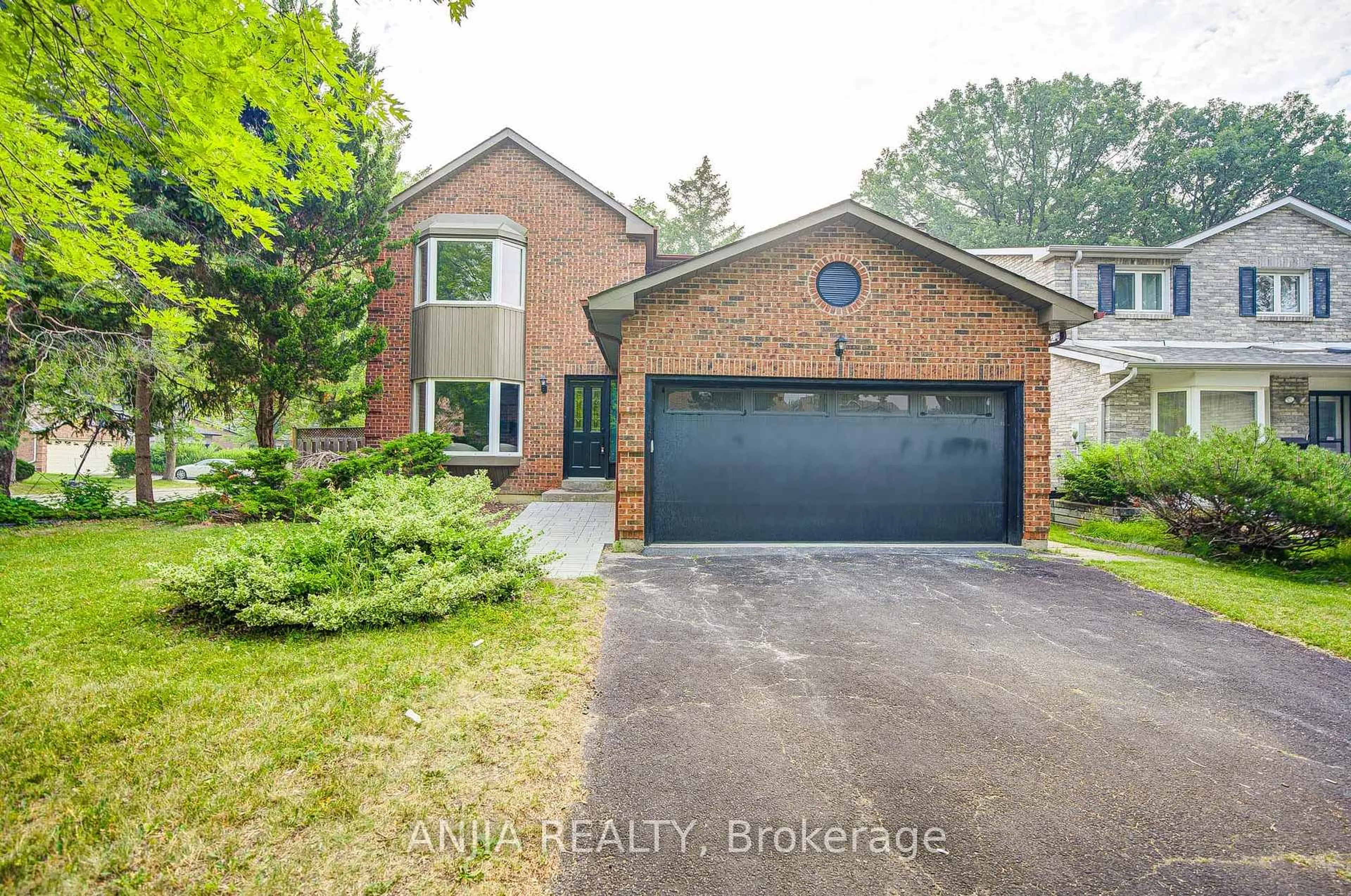 Home with brick exterior material, street for 31 Spanhouse Cres, Markham Ontario L3R 4E2