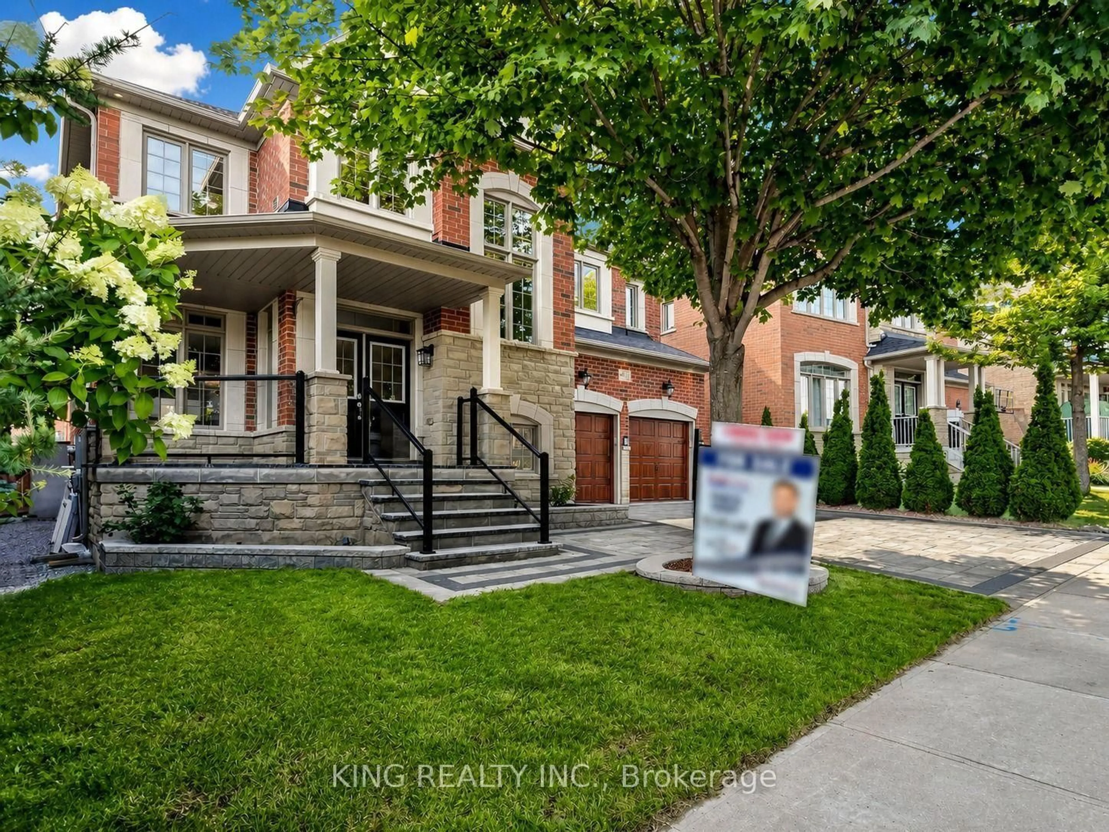 Home with brick exterior material, street for 939 Goring Circ, Newmarket Ontario L3X 0B5