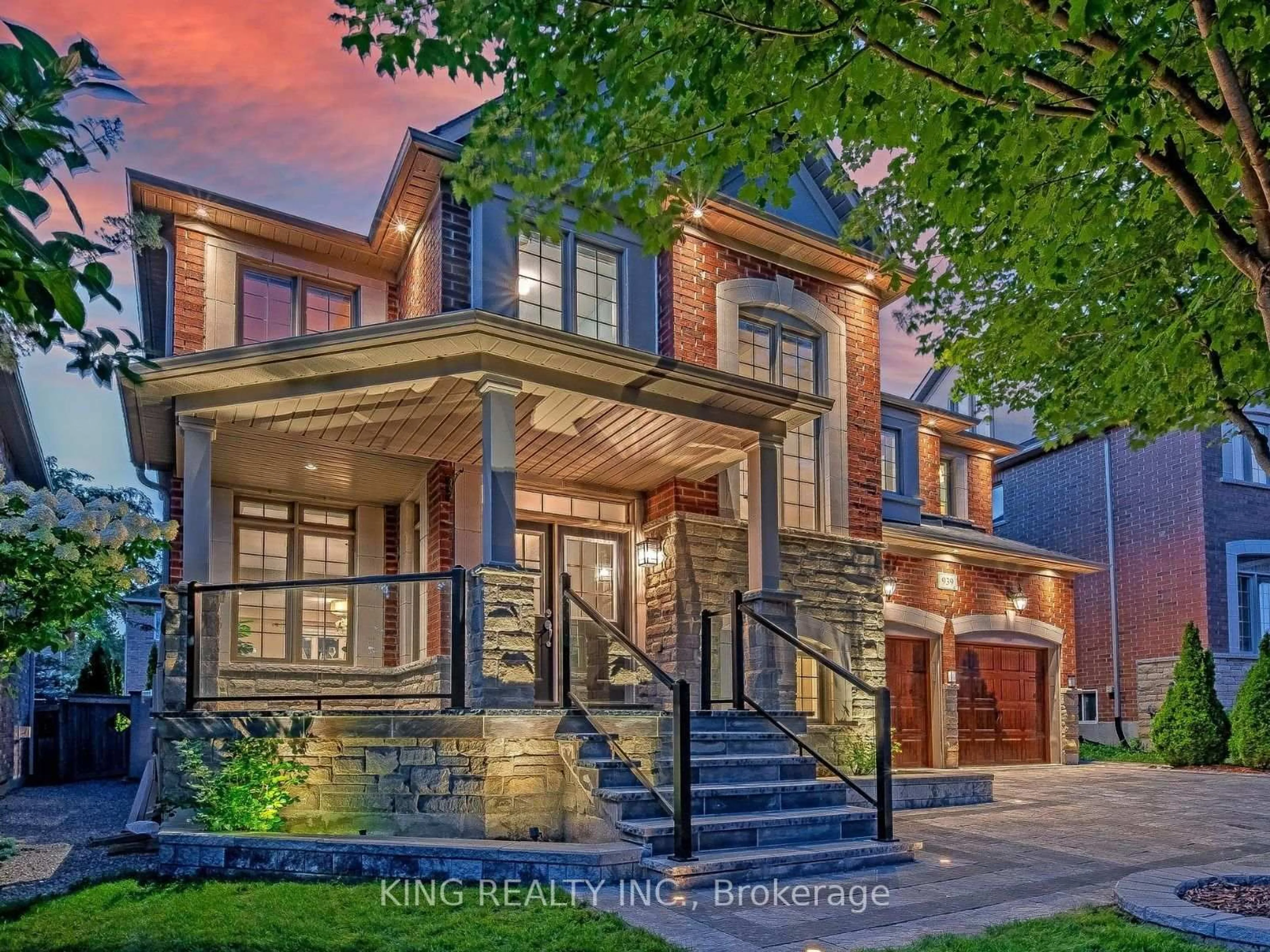 Home with brick exterior material, street for 939 Goring Circ, Newmarket Ontario L3X 0B5