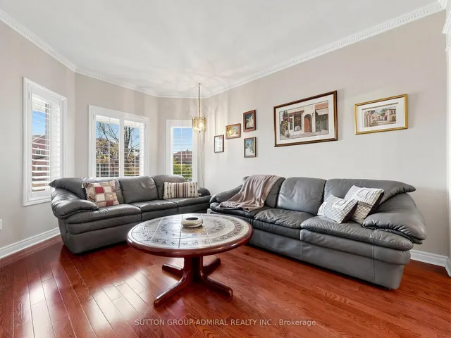22 Canyon Hill Ave, Richmond Hill 5