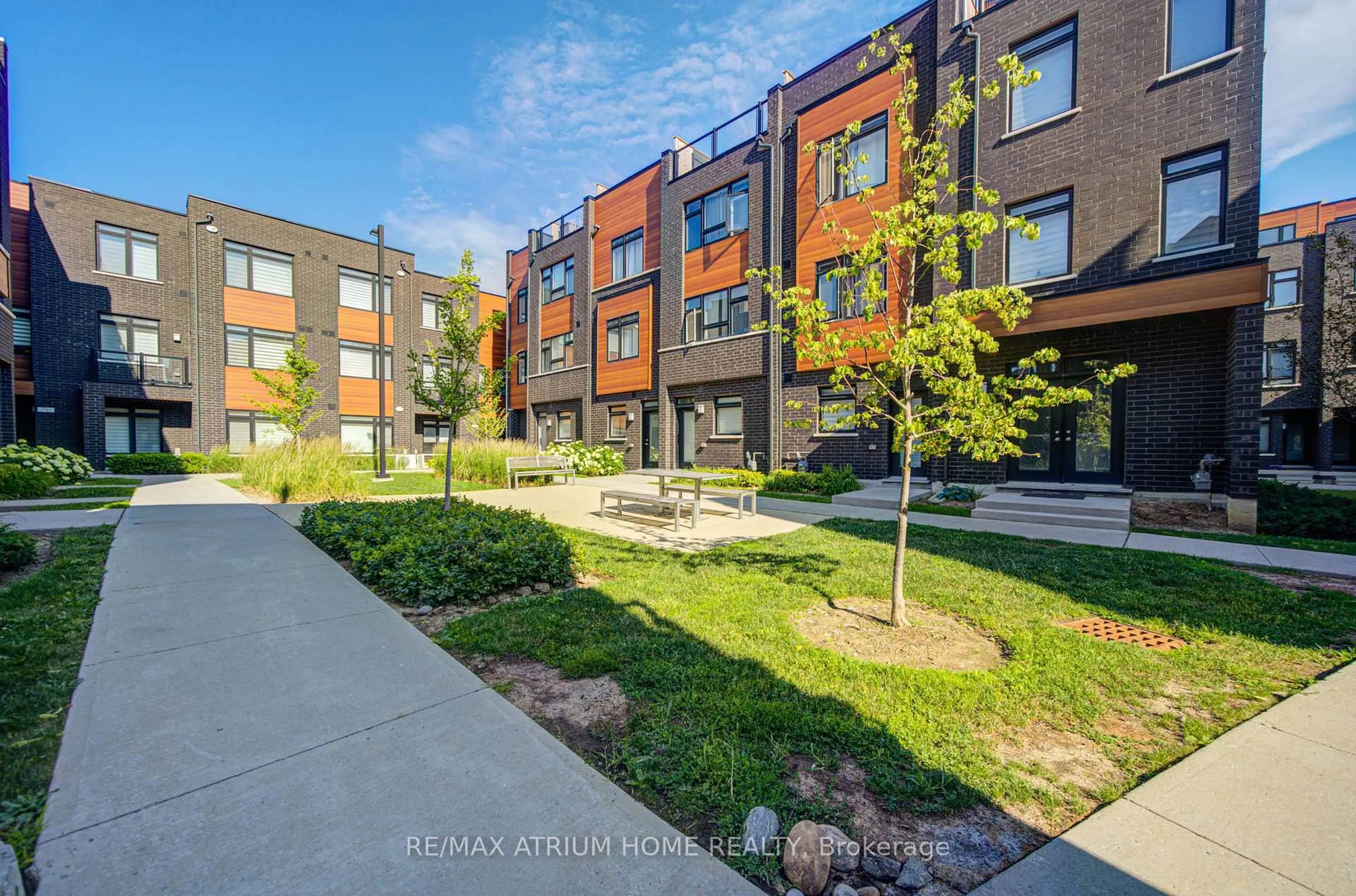 Unknown for 370 Red Maple Rd #83, Richmond Hill Ontario L4C 5T4