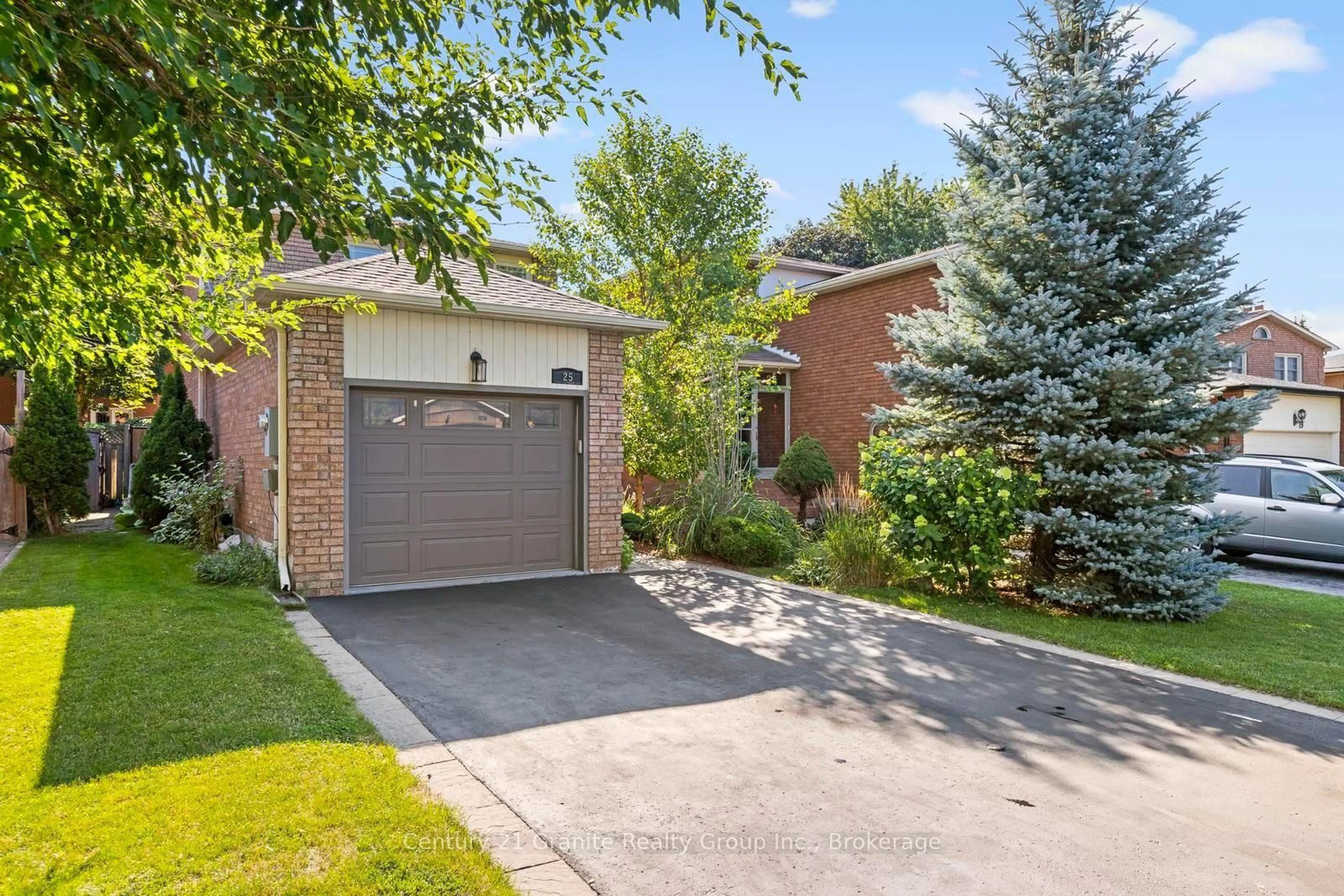 Home with brick exterior material, street for 25 Greenwood Rd, Whitchurch-Stouffville Ontario L4A 5E8