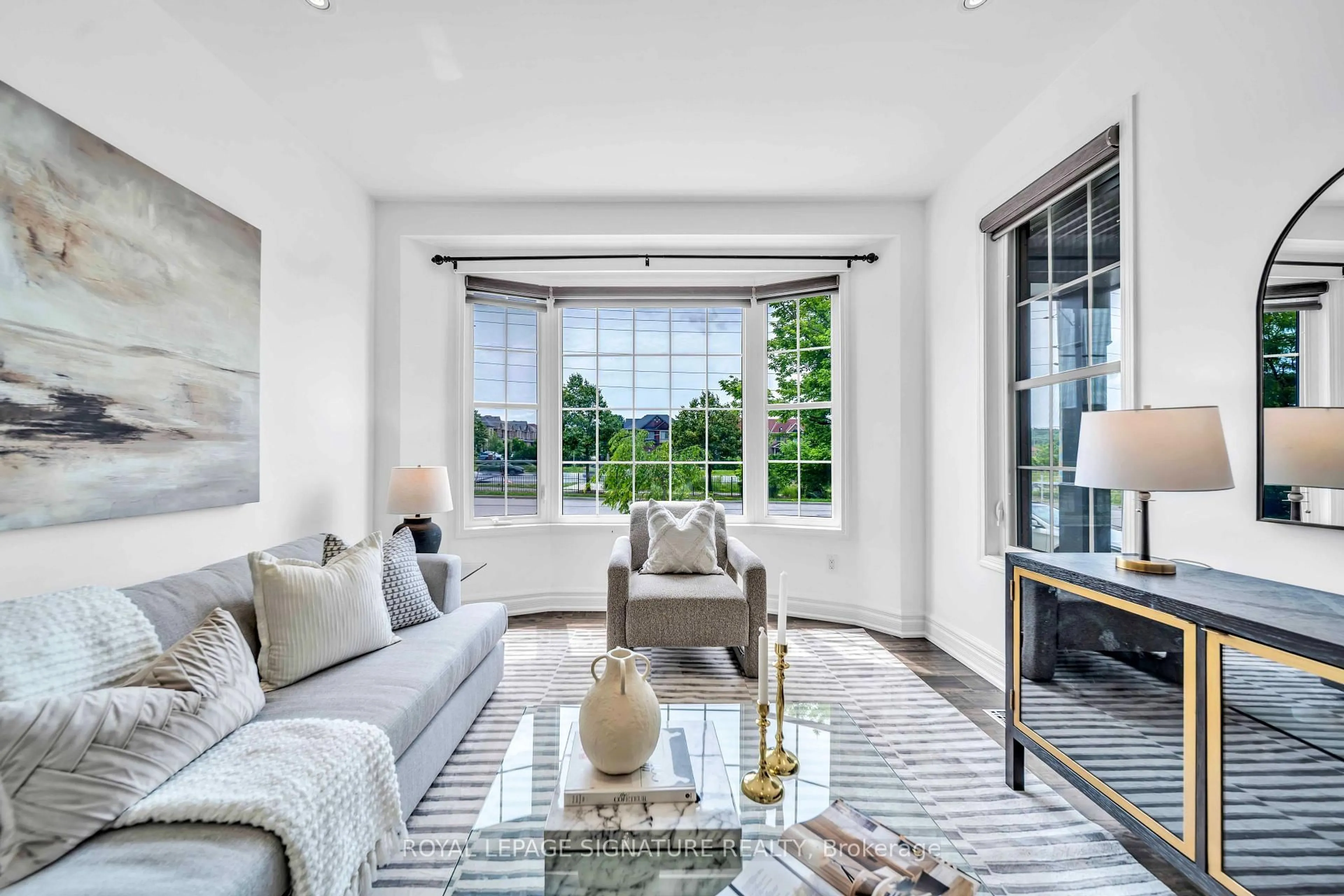 Living room with furniture, ceramic/tile floor for 81 Bulmer Cres, Newmarket Ontario L3X 3K1