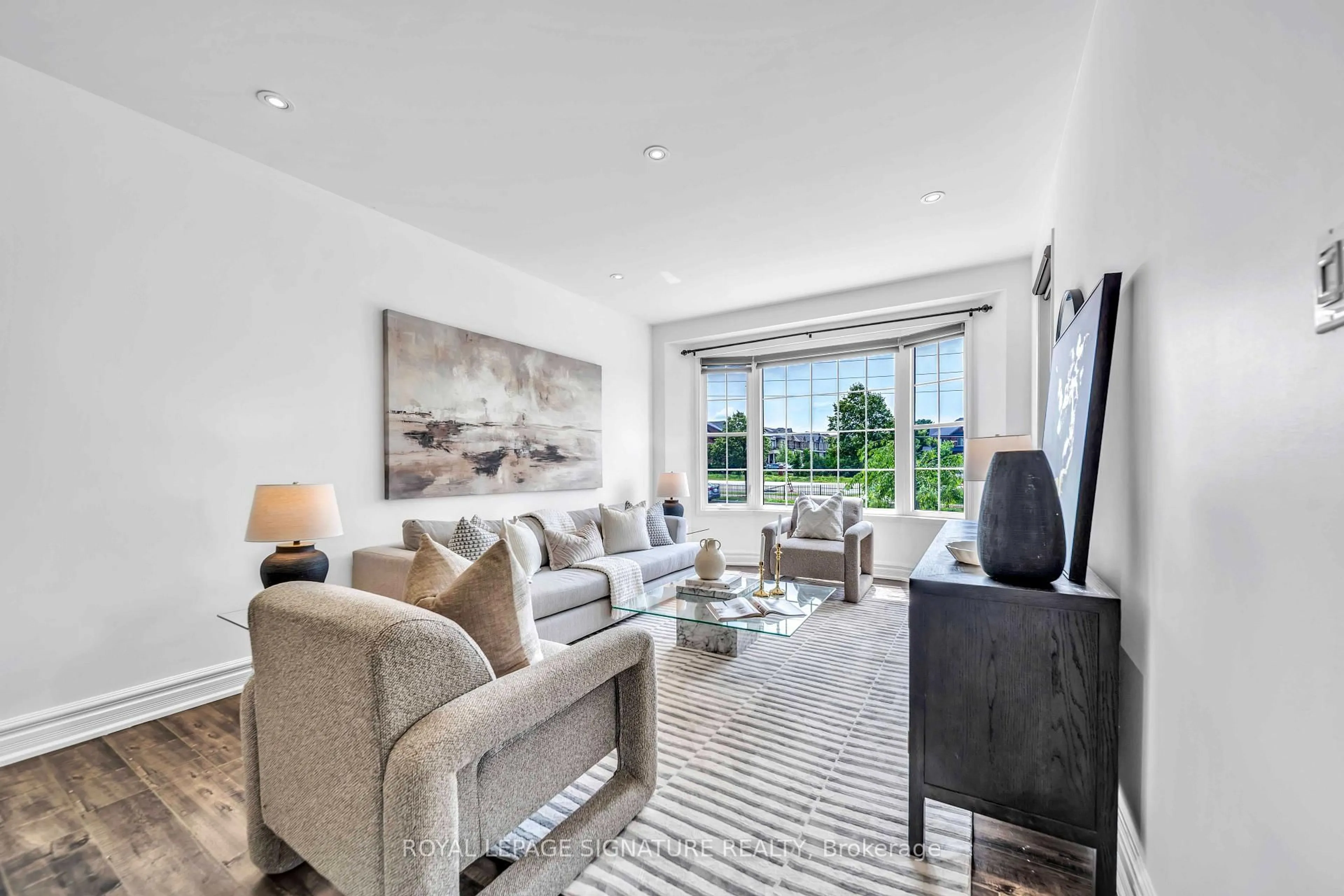 Living room with furniture, unknown for 81 Bulmer Cres, Newmarket Ontario L3X 3K1