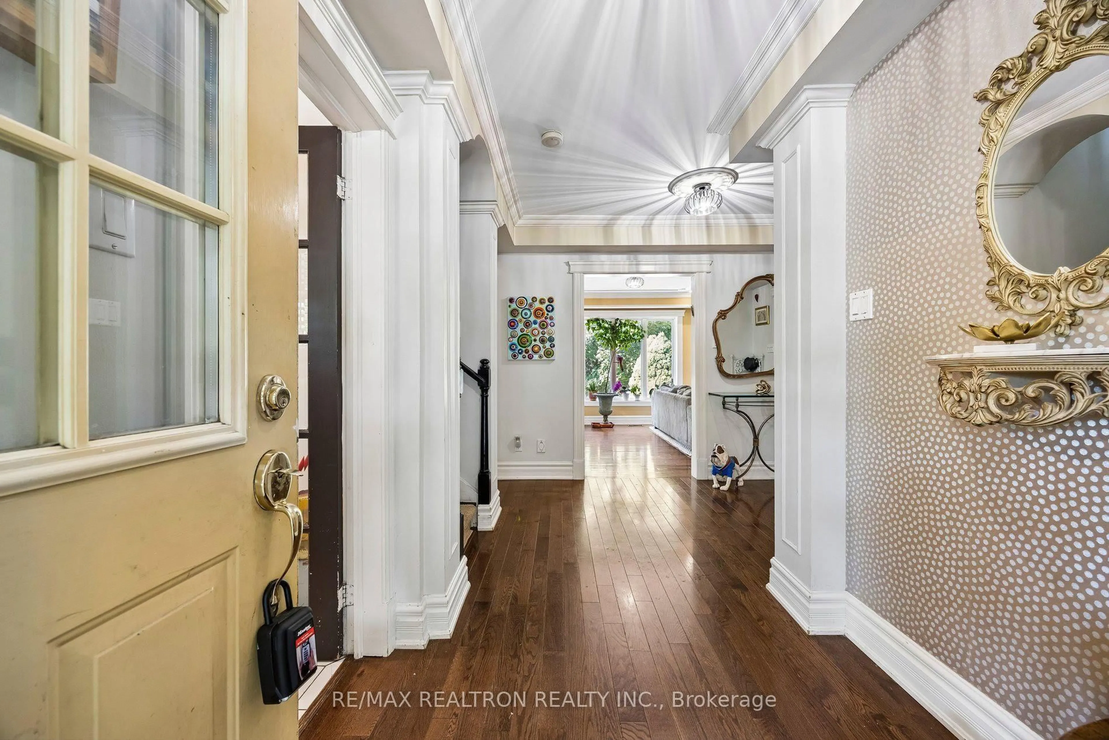 Indoor entryway for 14 Rougecrest Dr, Markham Ontario L3P 3B6