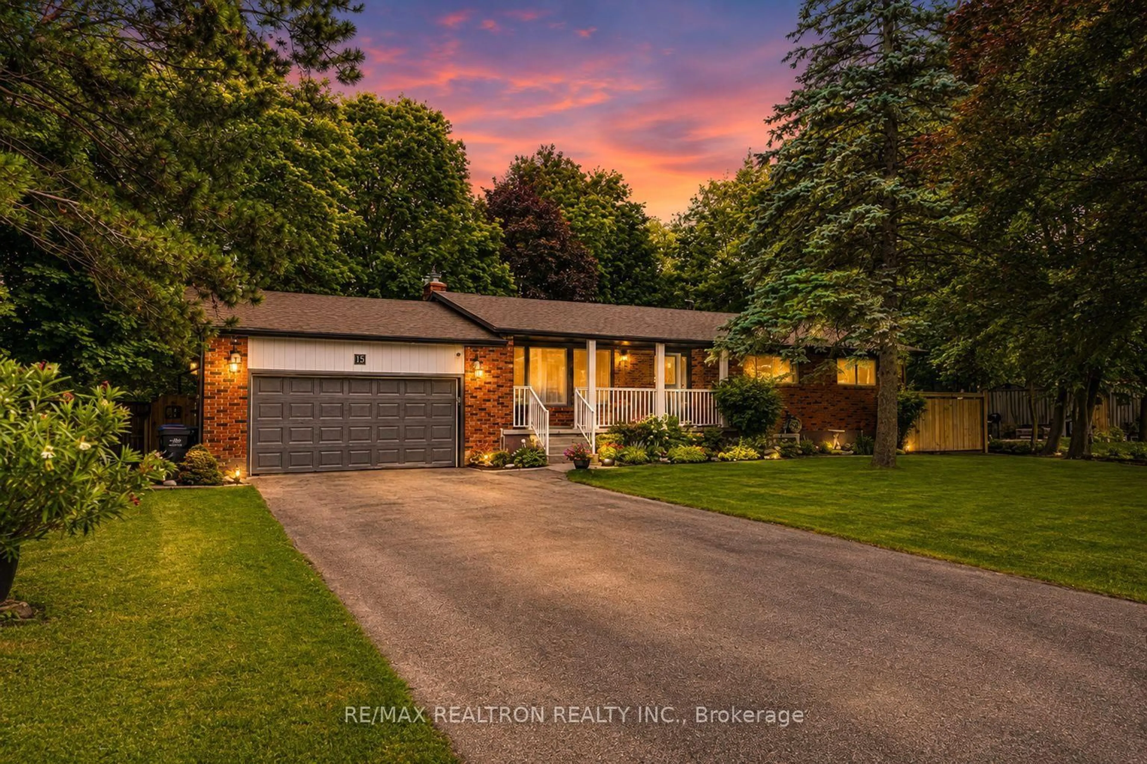 Home with brick exterior material, street for 15 Park Rd, Bradford West Gwillimbury Ontario L0G 1B0