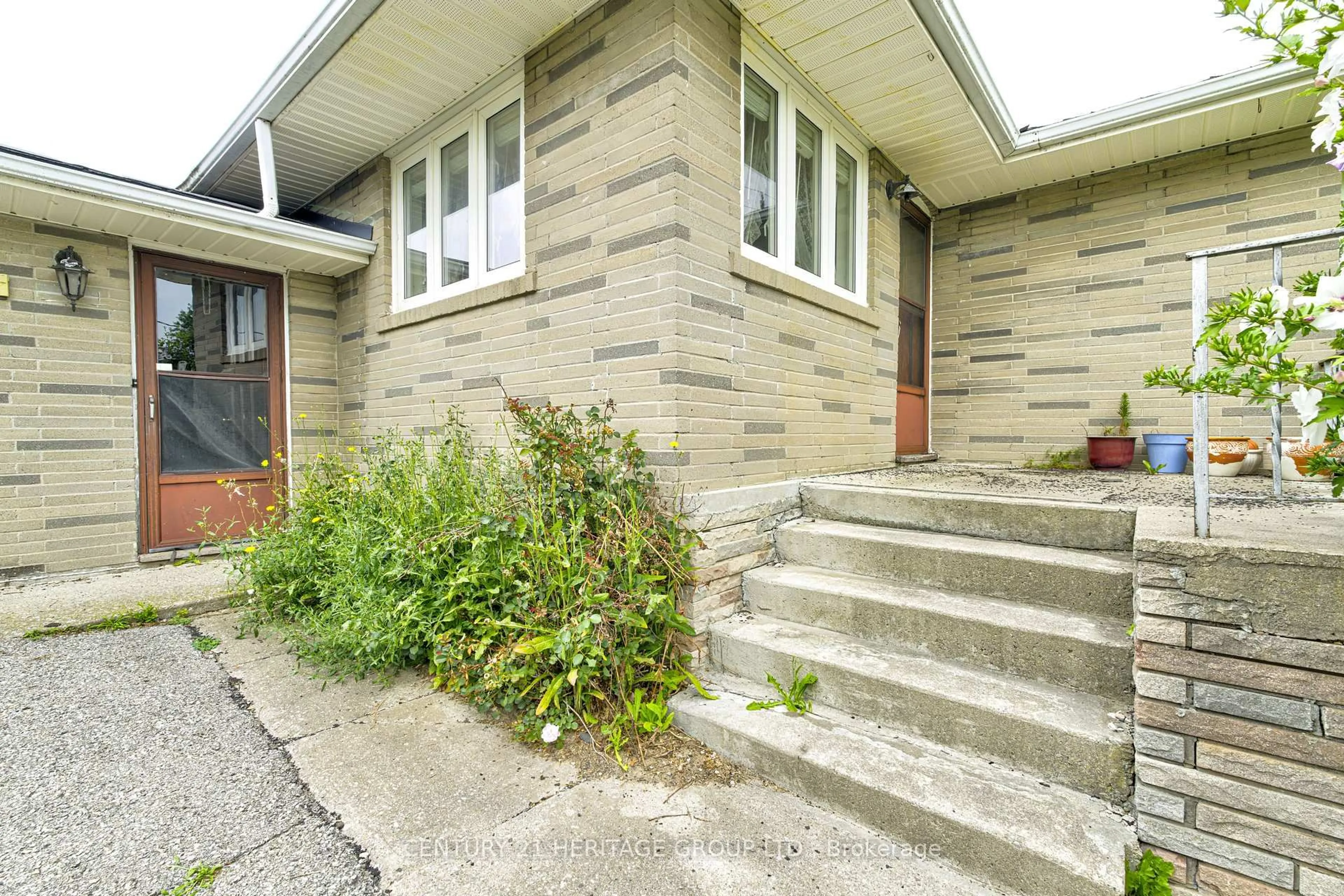 Home with brick exterior material, street for 270 Walker Ave, Bradford West Gwillimbury Ontario L3Z 1Y6