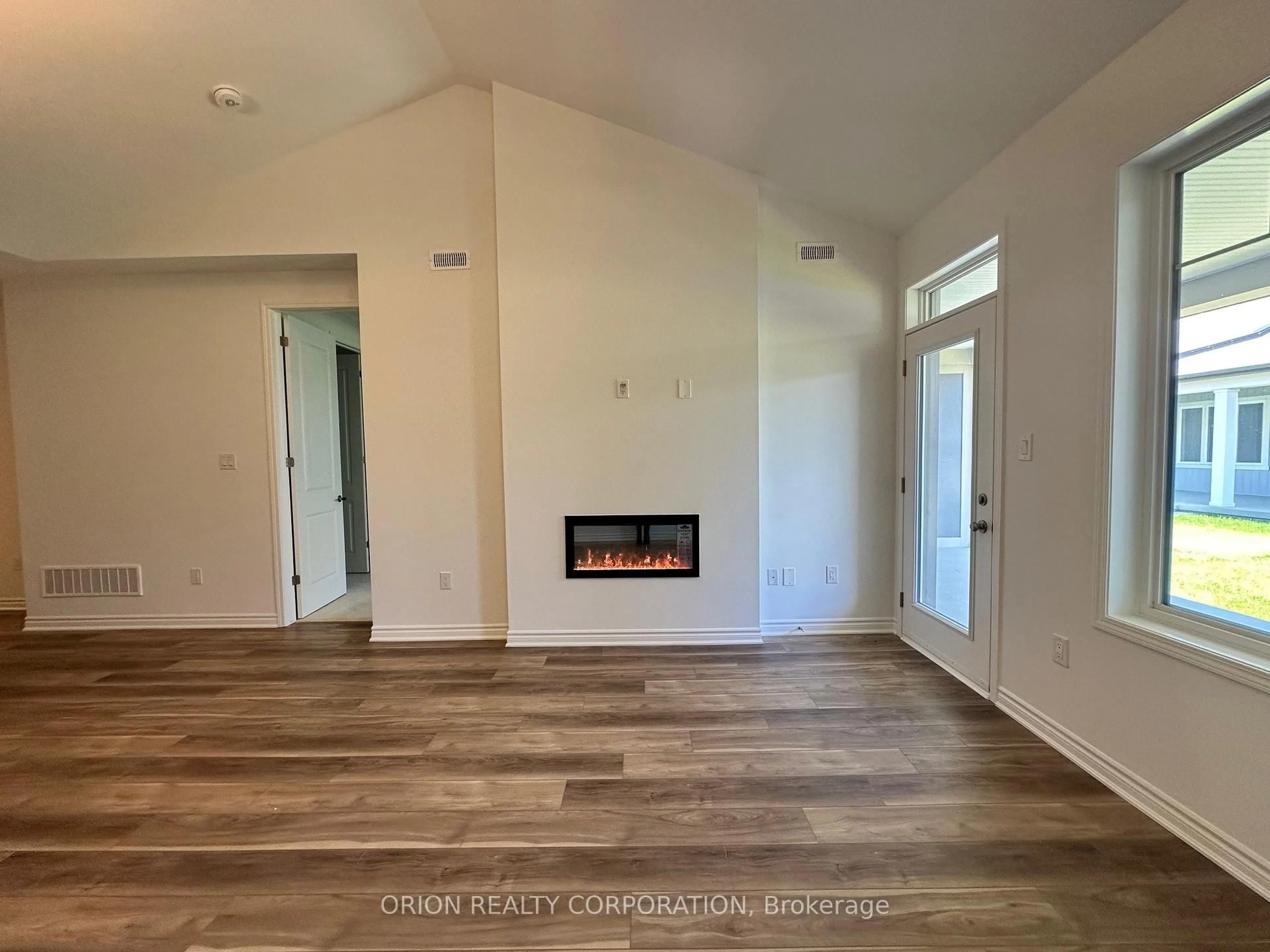 A pic of a room for 719 Sargeant Pl, Innisfil Ontario L9S 0S9