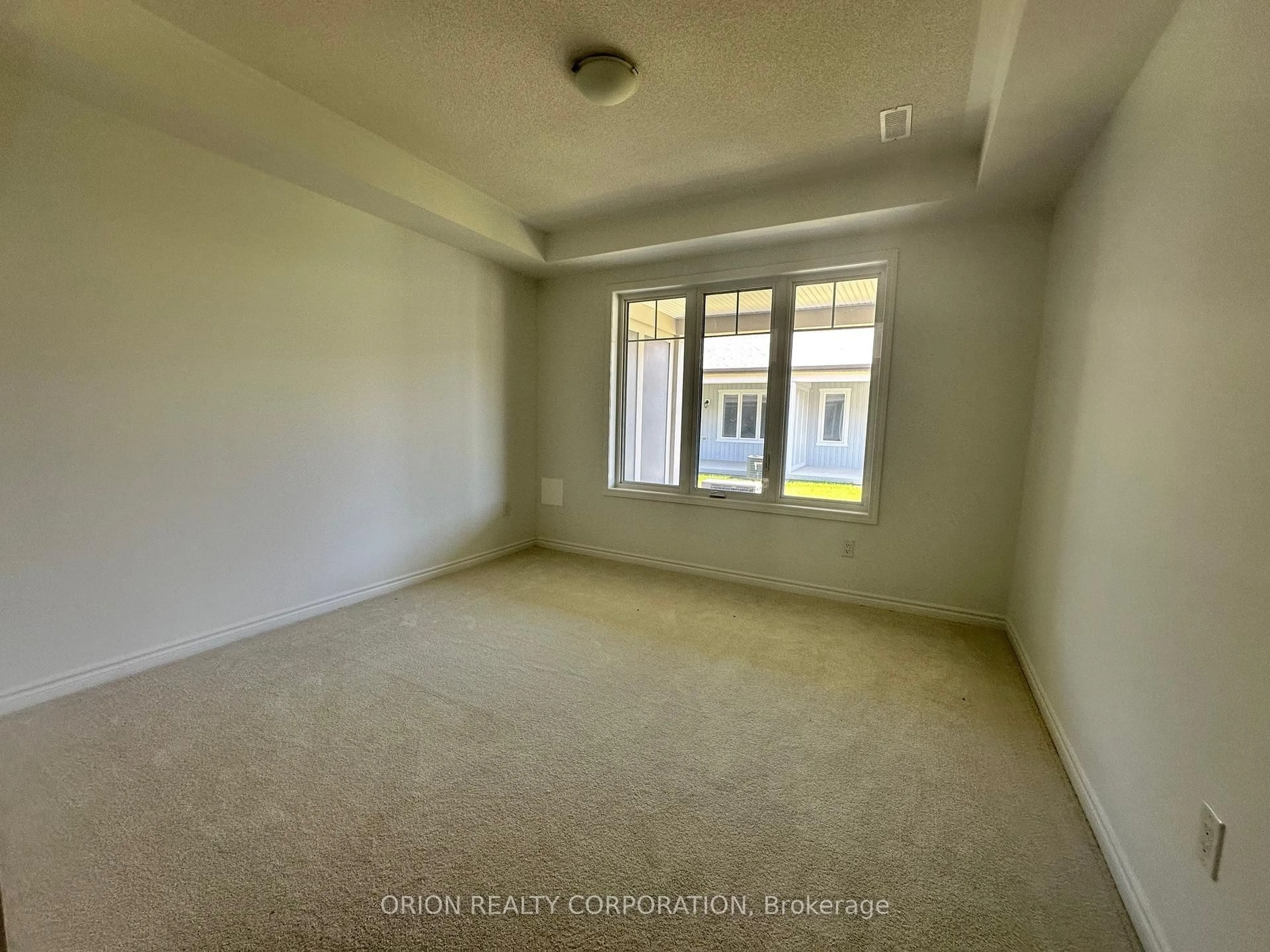 A pic of a room for 719 Sargeant Pl, Innisfil Ontario L9S 0S9