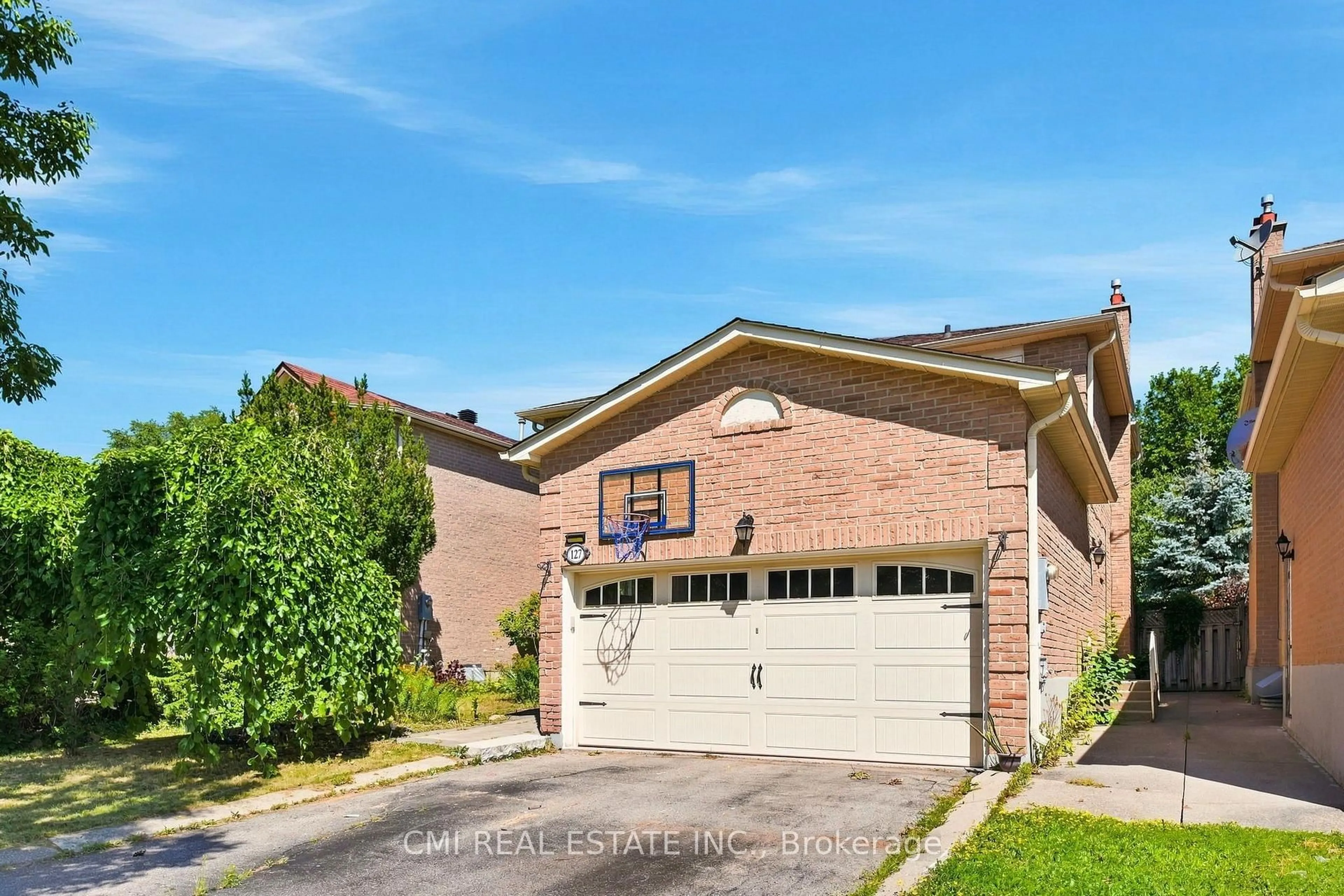Home with brick exterior material, street for 127 O'connor Cres, Richmond Hill Ontario L4C 7R7