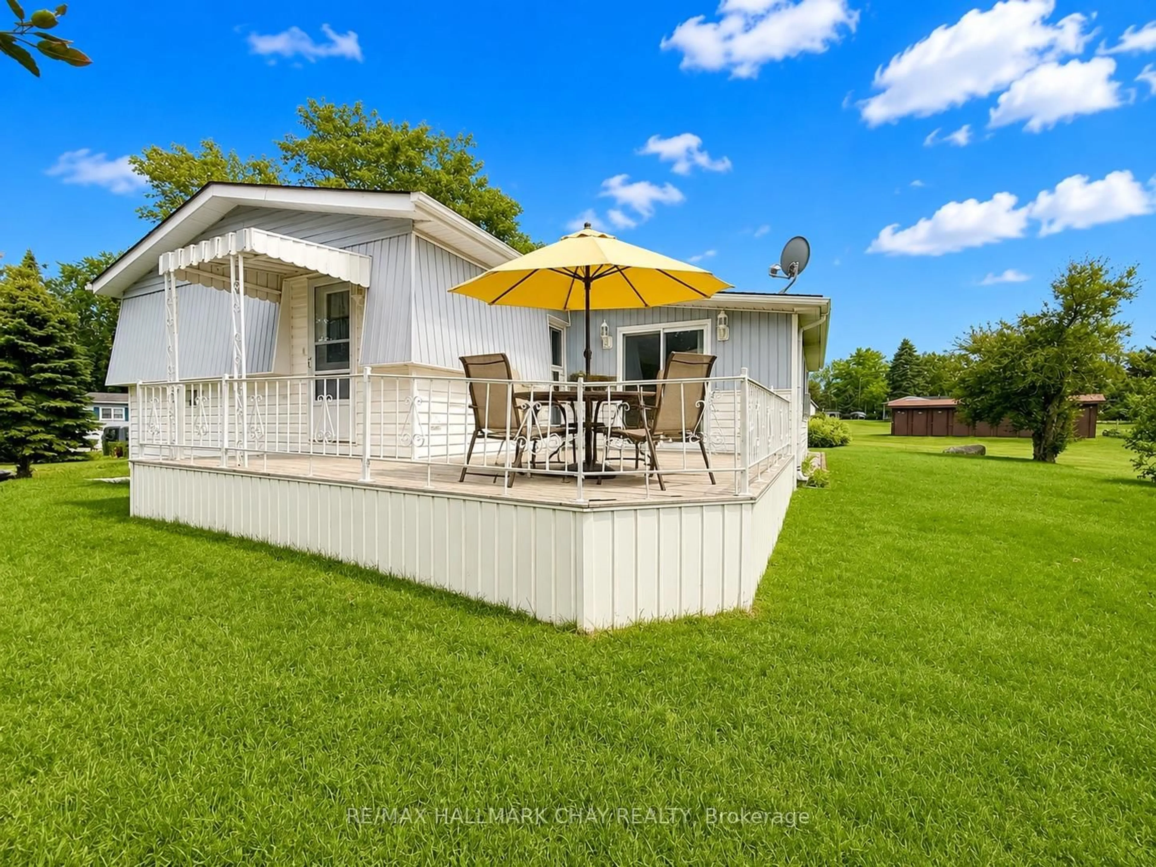 Unknown for 2 POPLAR Crt, Innisfil Ontario L9S 1M5