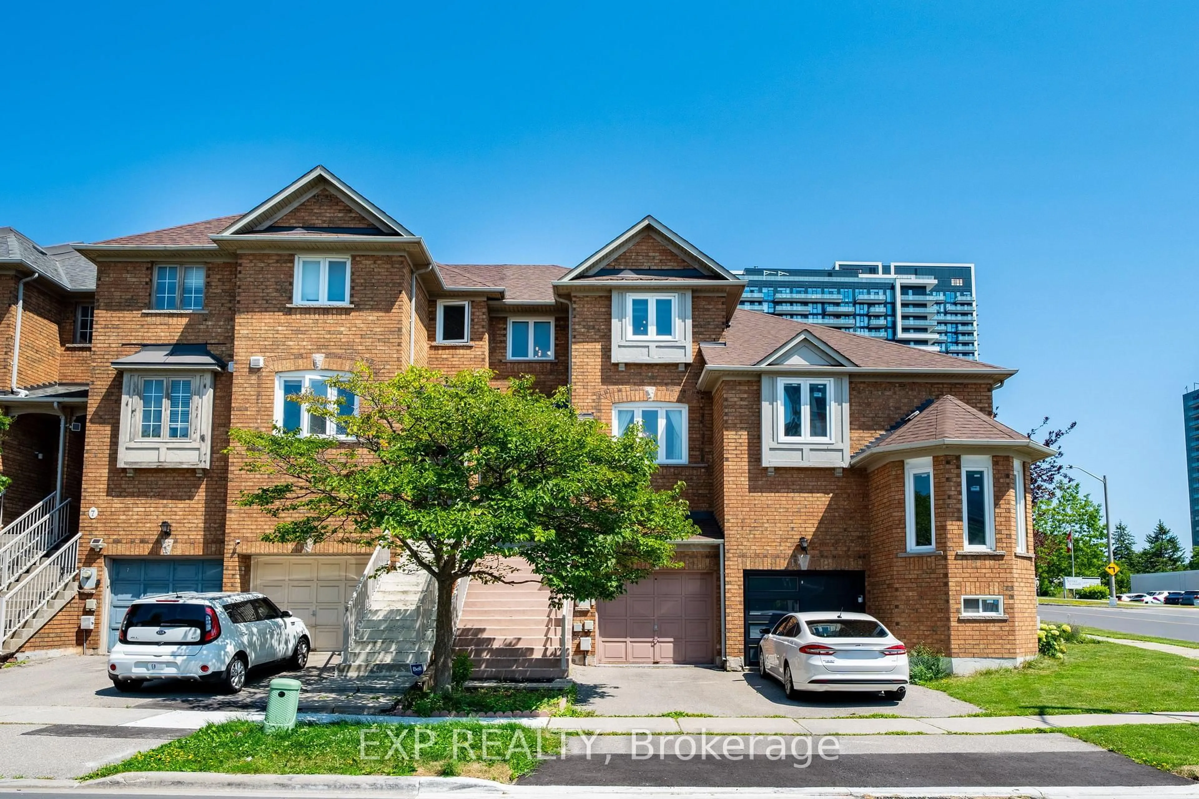 Home with brick exterior material, street for 3 Baffin Crt, Richmond Hill Ontario L4B 4J6