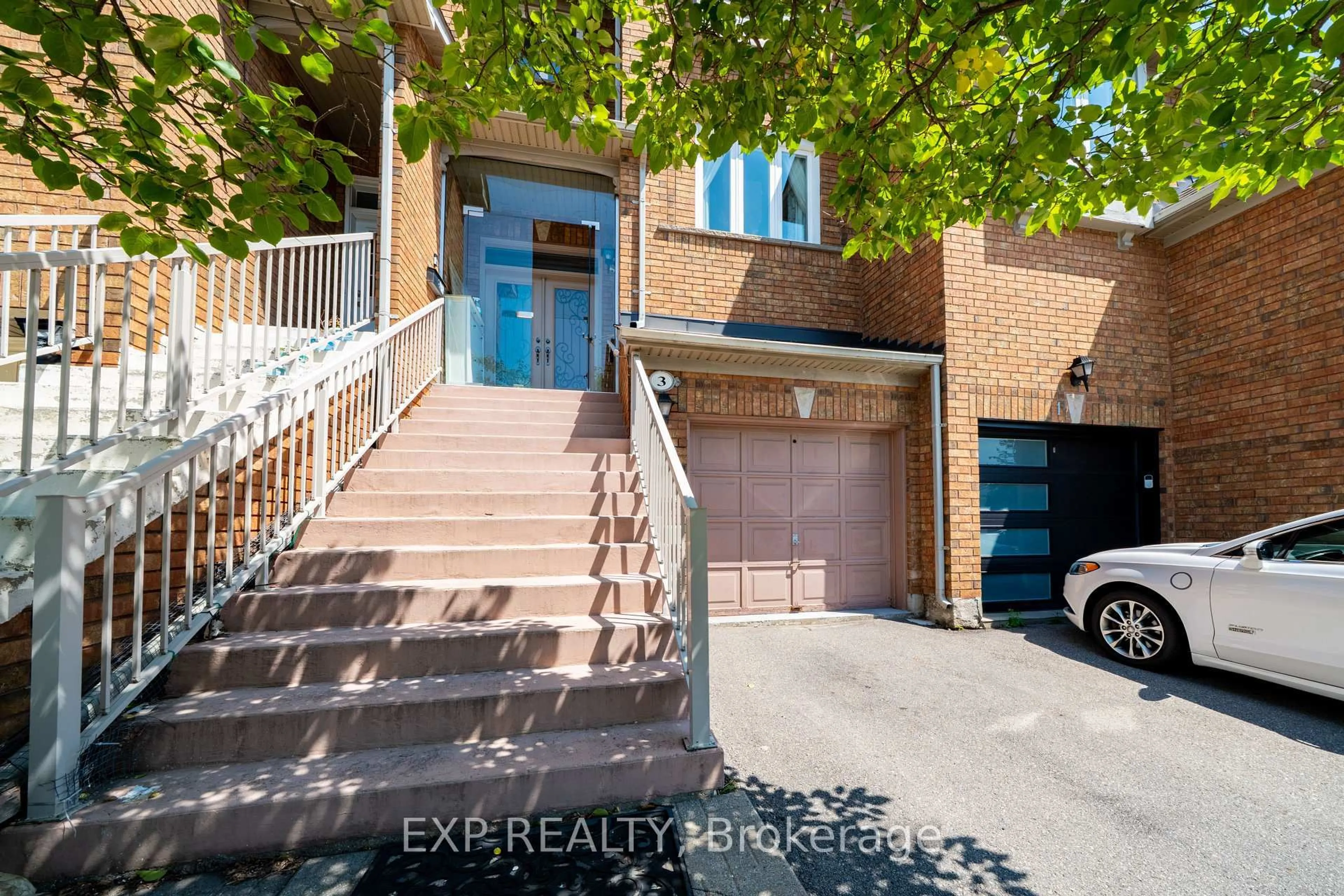 Unknown for 3 Baffin Crt, Richmond Hill Ontario L4B 4J6