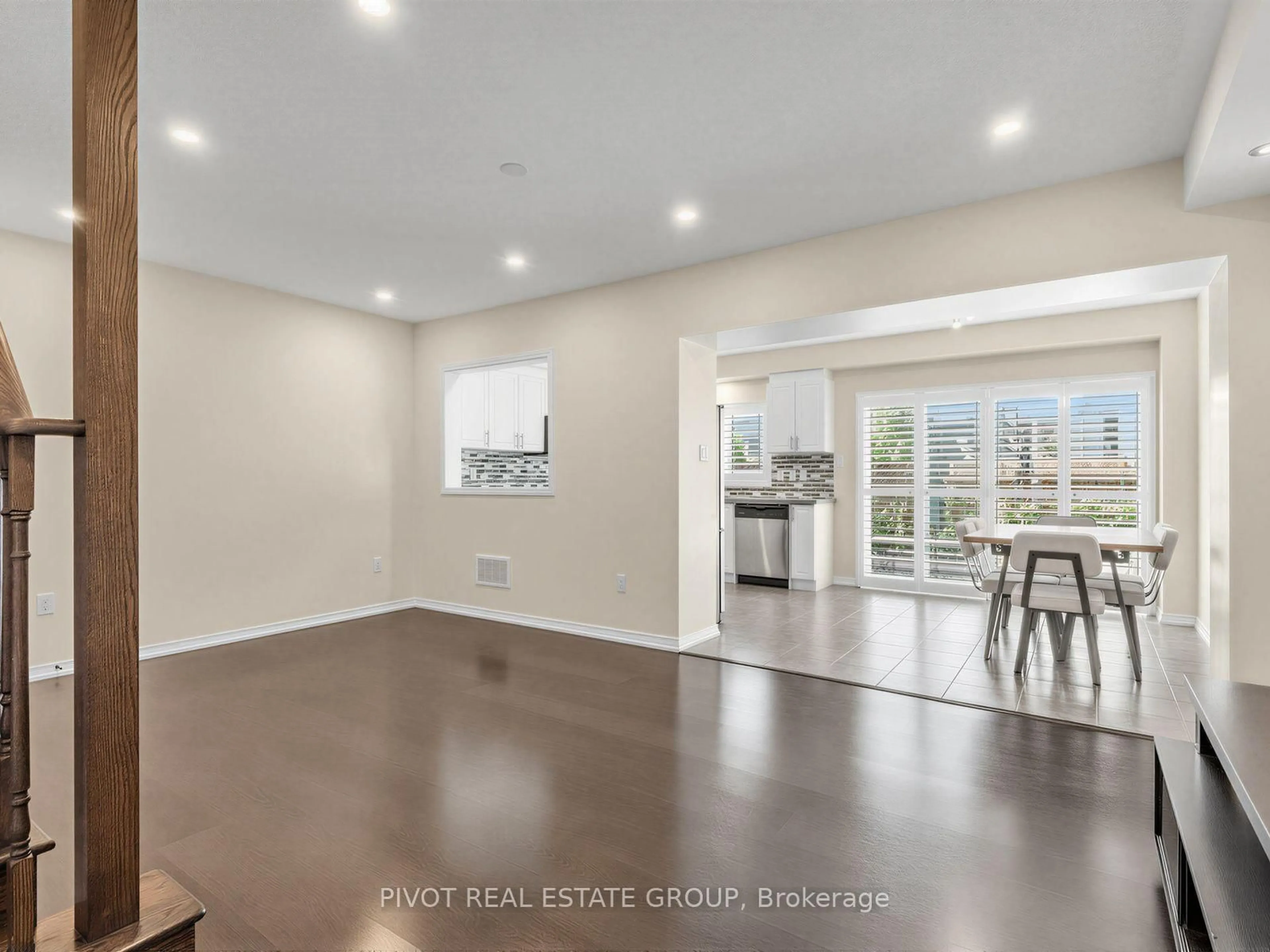 Open concept kitchen, unknown for 54 Spofford Dr, Whitchurch-Stouffville Ontario L4A 4R1