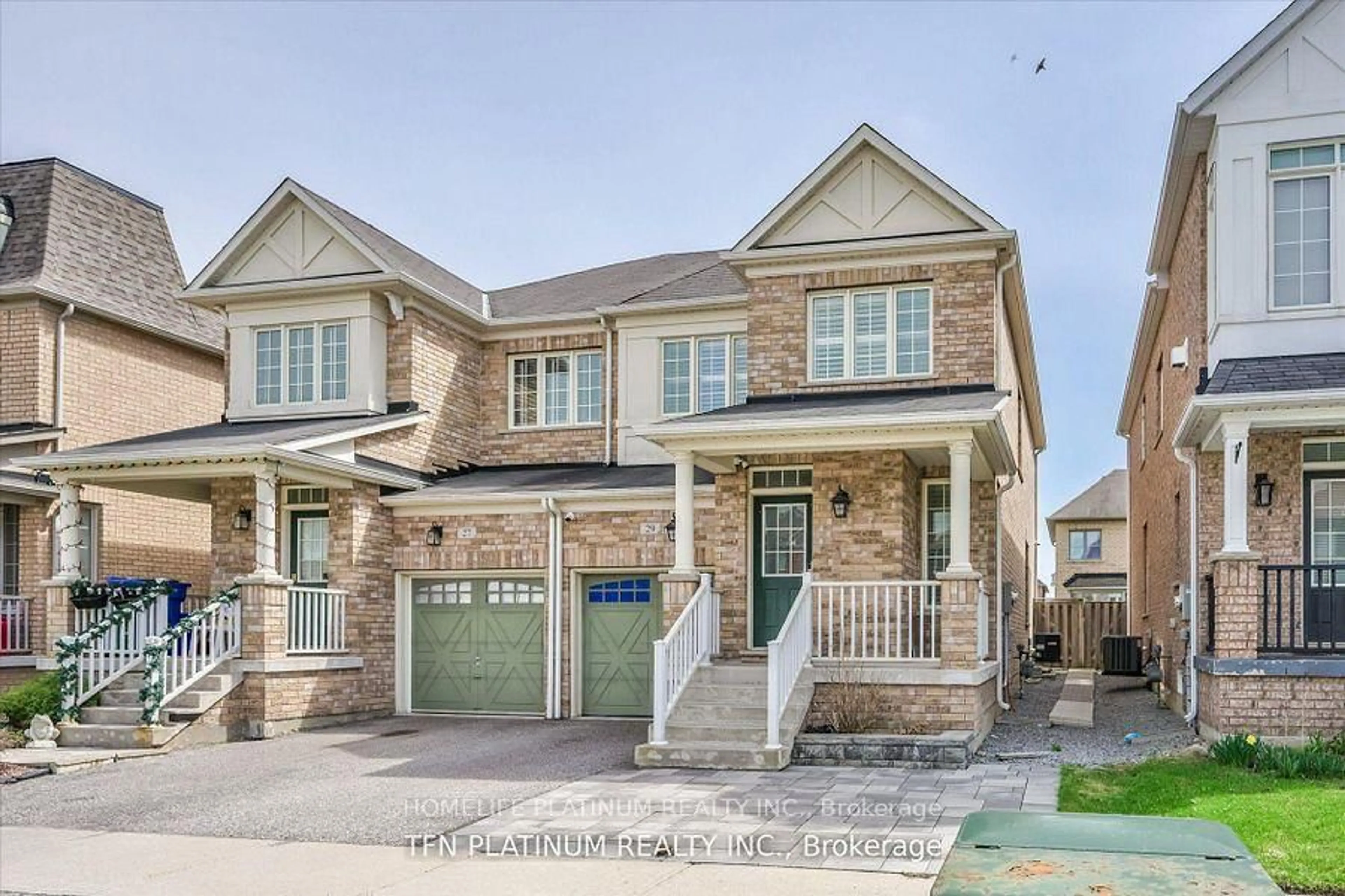 Home with brick exterior material, street for 29 Brown Lane, Whitchurch-Stouffville Ontario L4A 0V1