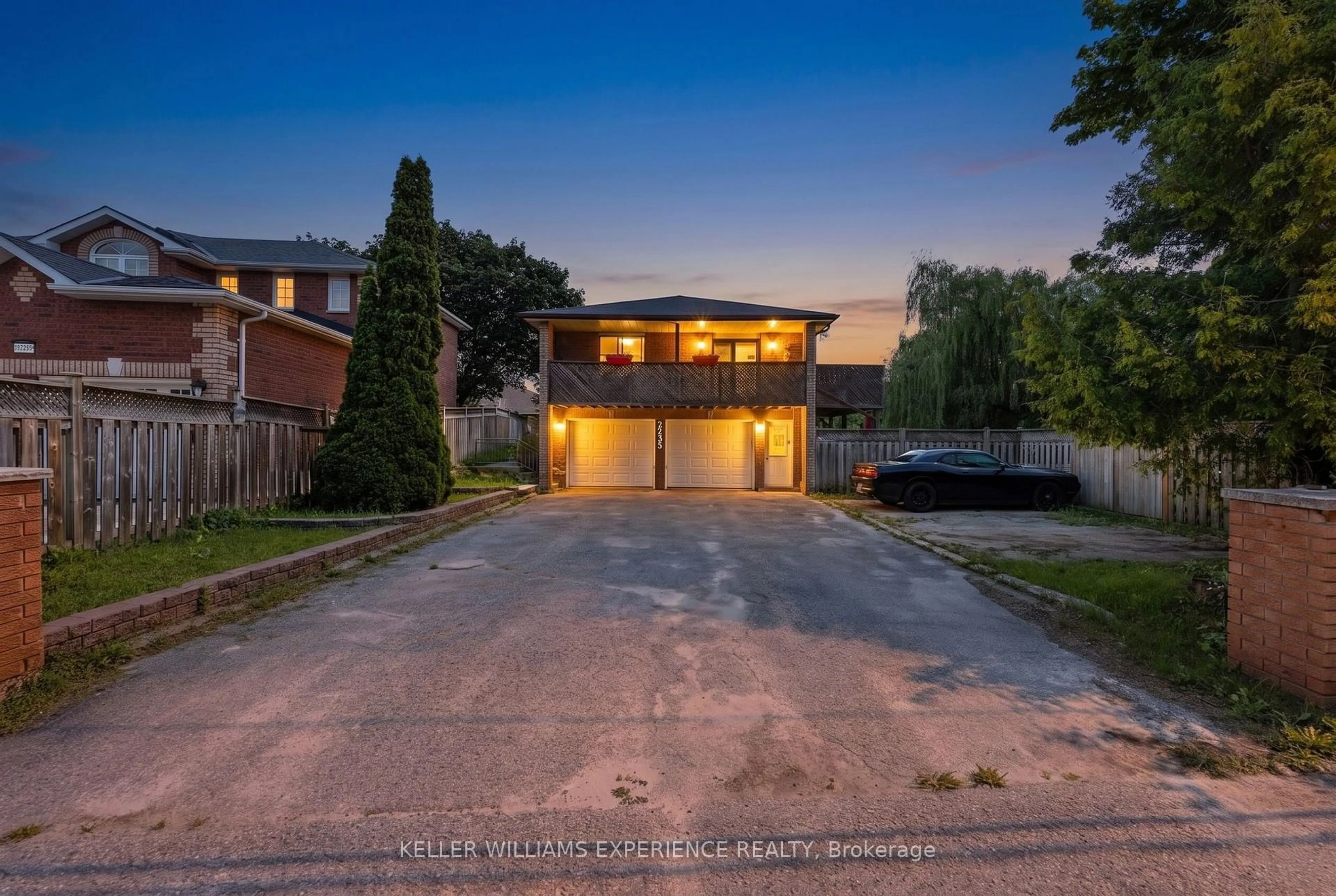 A pic from outside/outdoor area/front of a property/back of a property/a pic from drone, street for 2235 Adullam Ave, Innisfil Ontario L9S 2B2