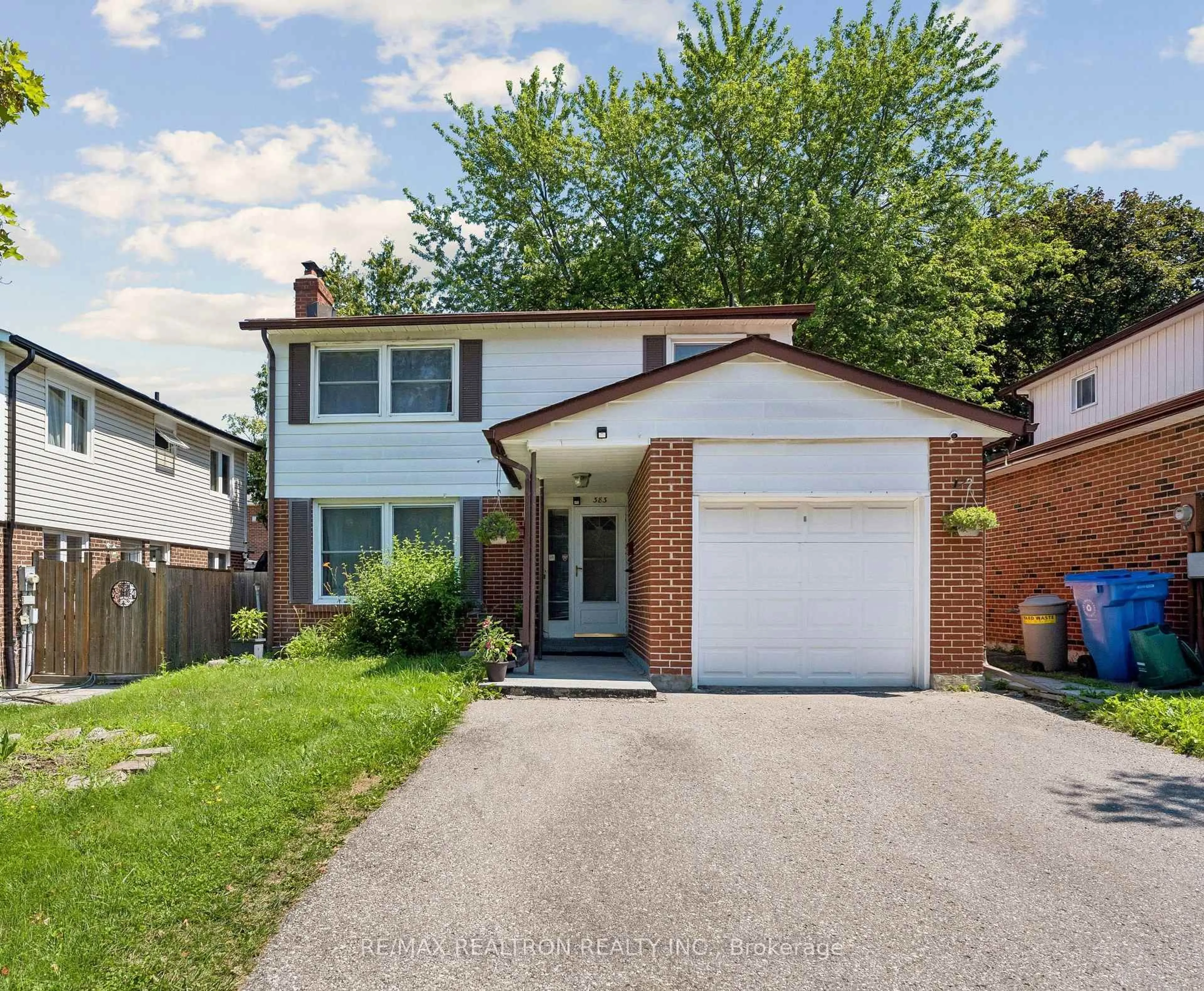 Unknown for 383 Sandford St, Newmarket Ontario L3Y 4S5