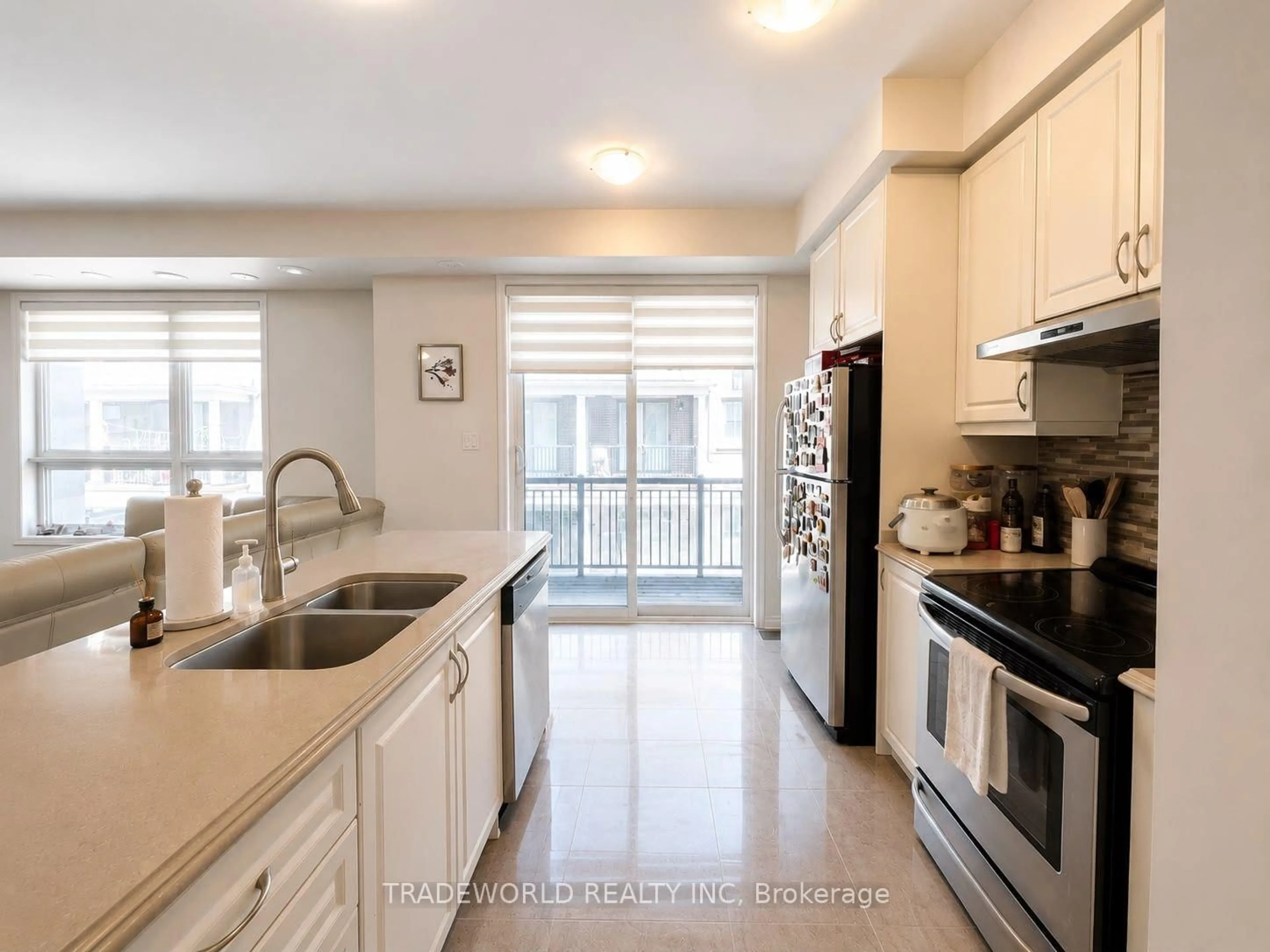 Open concept kitchen, ceramic/tile floor for 362 Arthur Bonner Ave, Markham Ontario L6B 1N2
