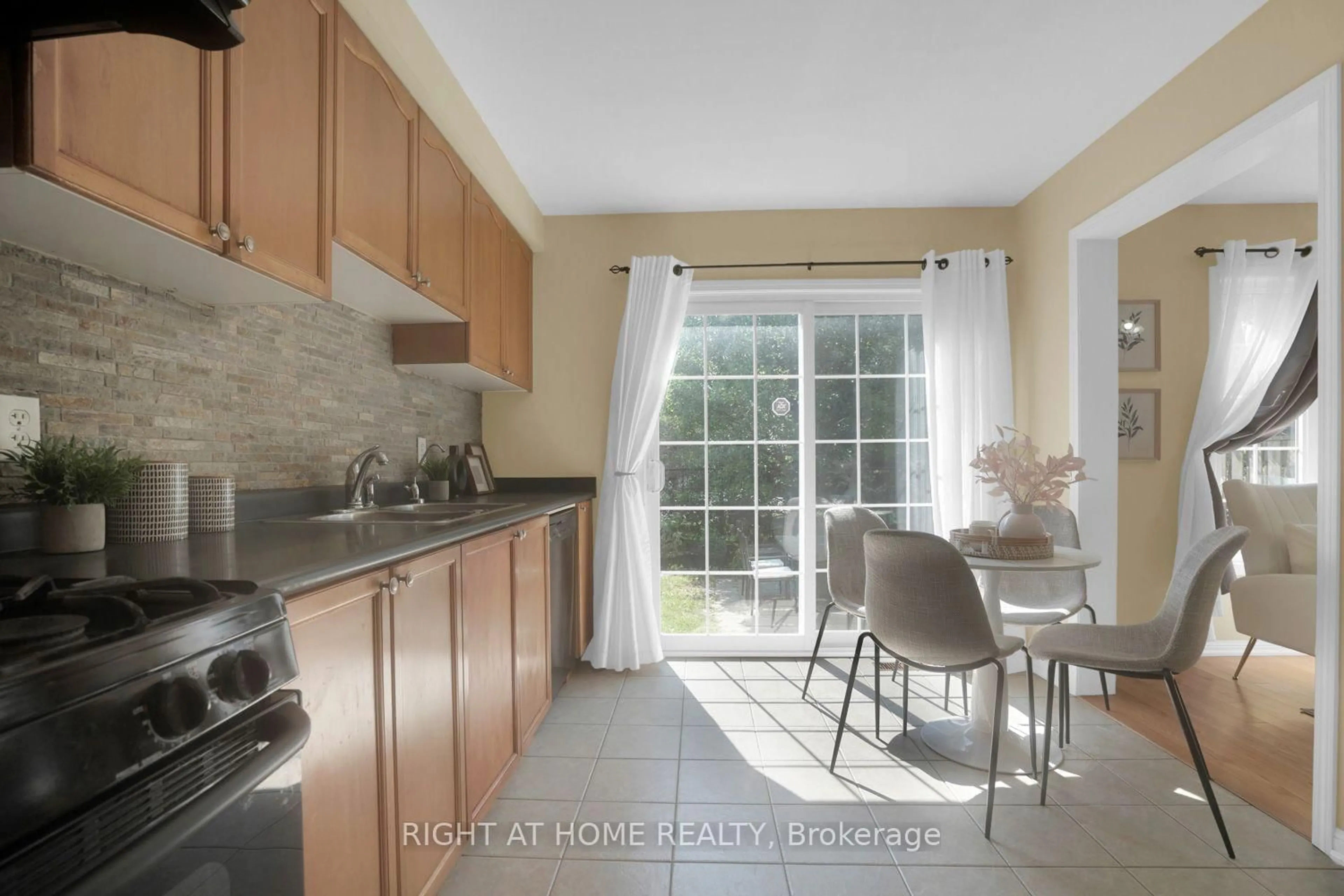 Unknown for 84 Dougherty Cres, Whitchurch-Stouffville Ontario L4A 0A2