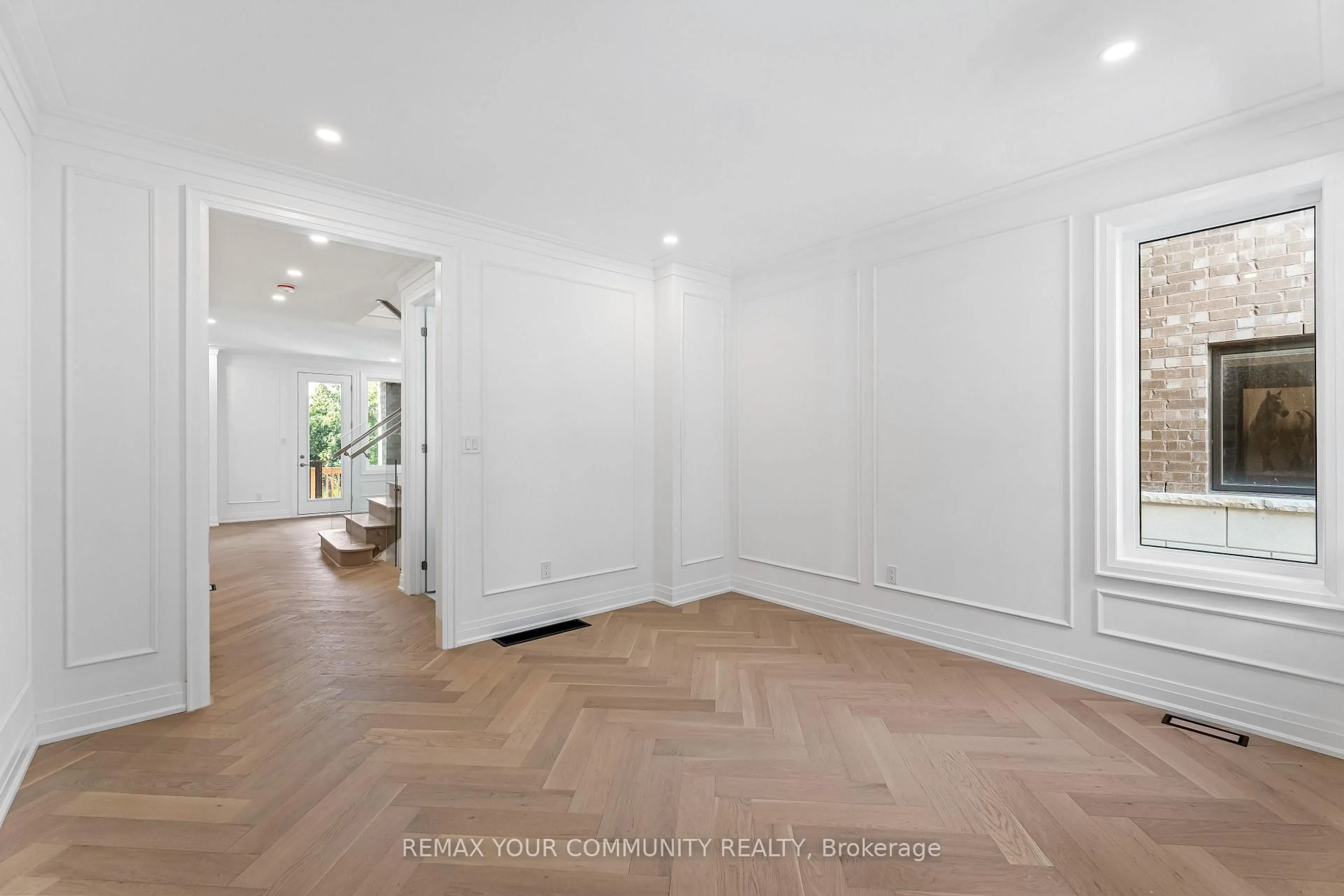 Indoor entryway for 42 Globemaster Lane, Richmond Hill Ontario L4E 1H4