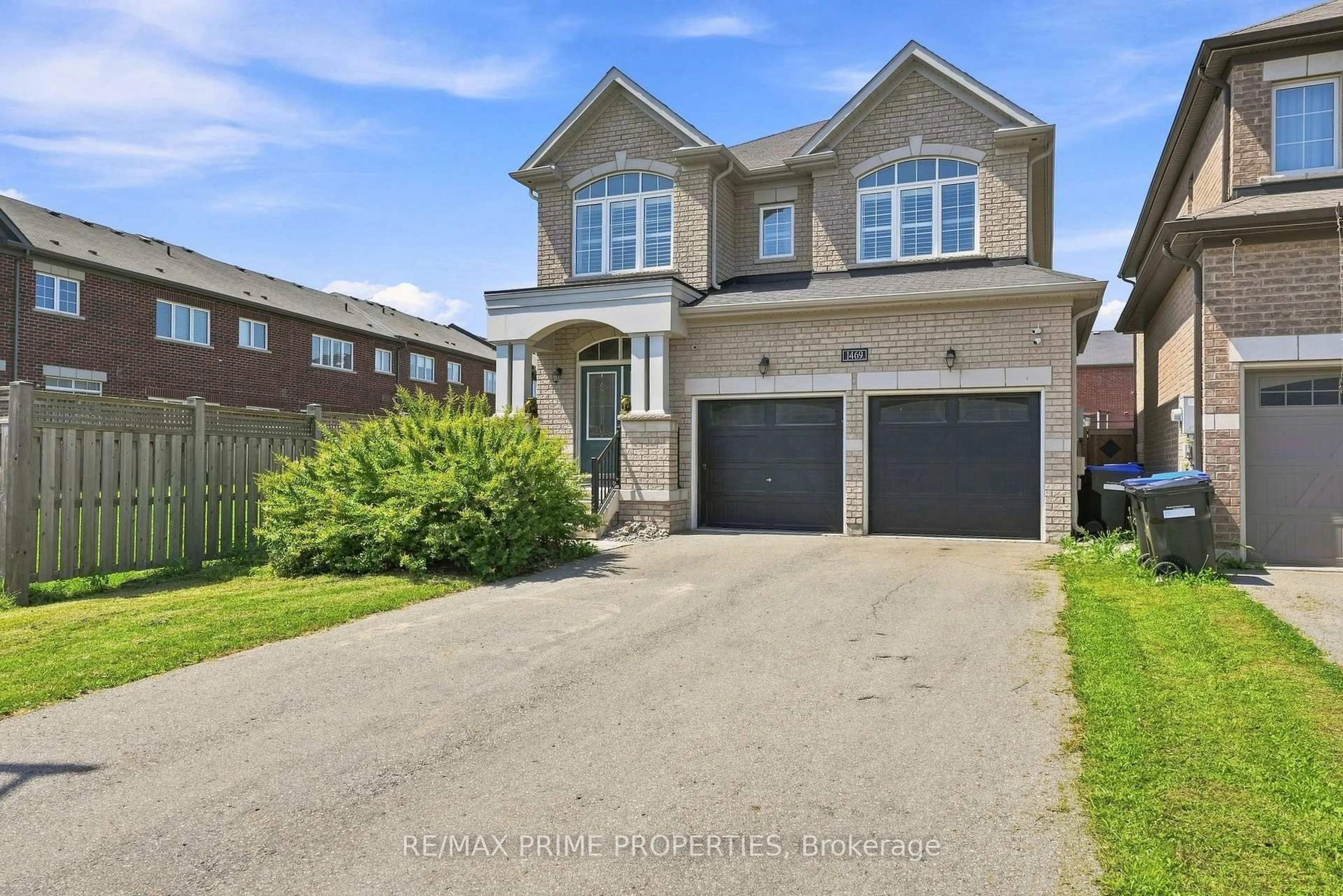 Home with brick exterior material, street for 1469 Farrow Cres, Innisfil Ontario L9S 0L6