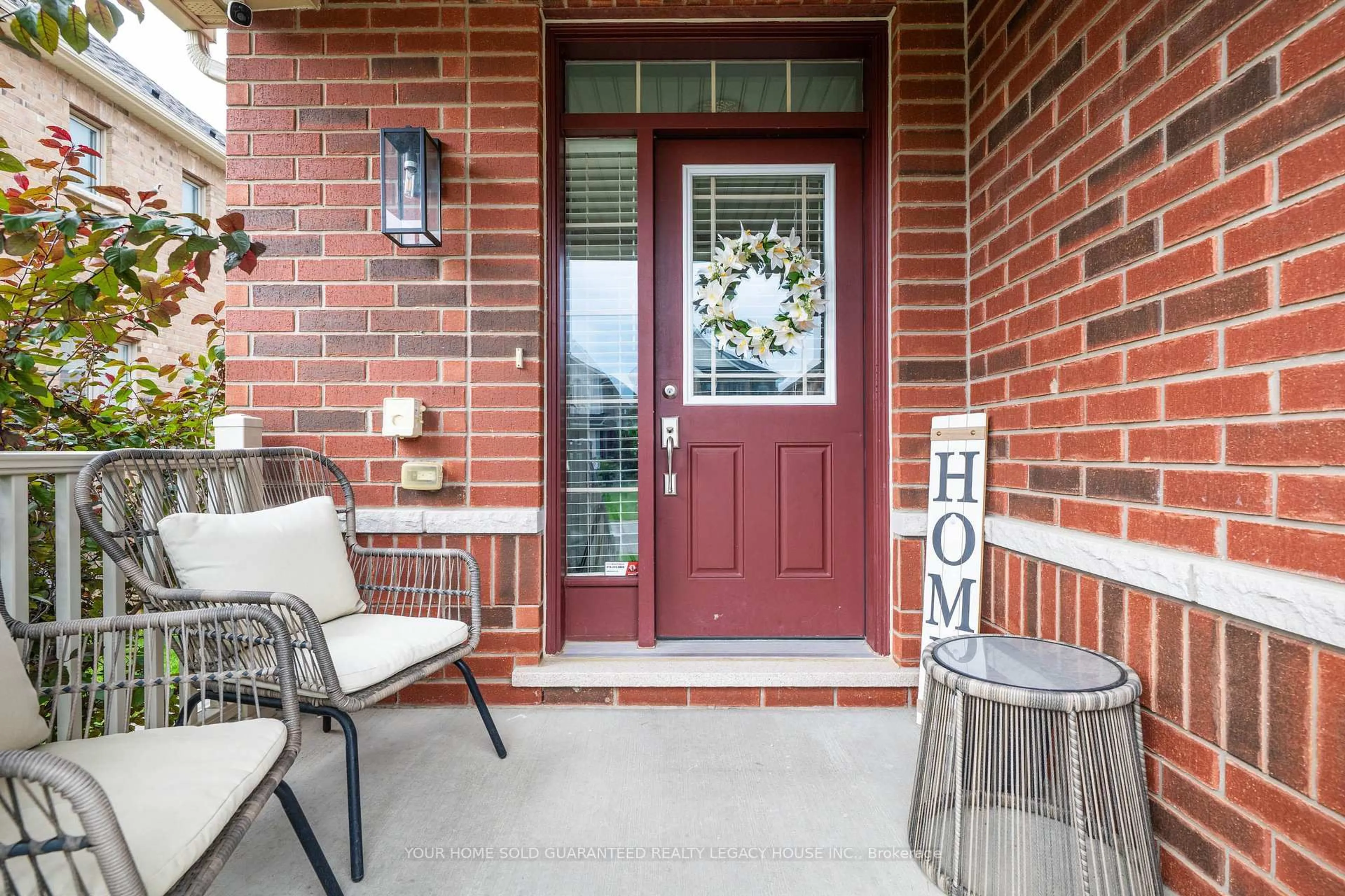 Home with brick exterior material, street for 40 Weaver Terr, New Tecumseth Ontario L0G 1W0