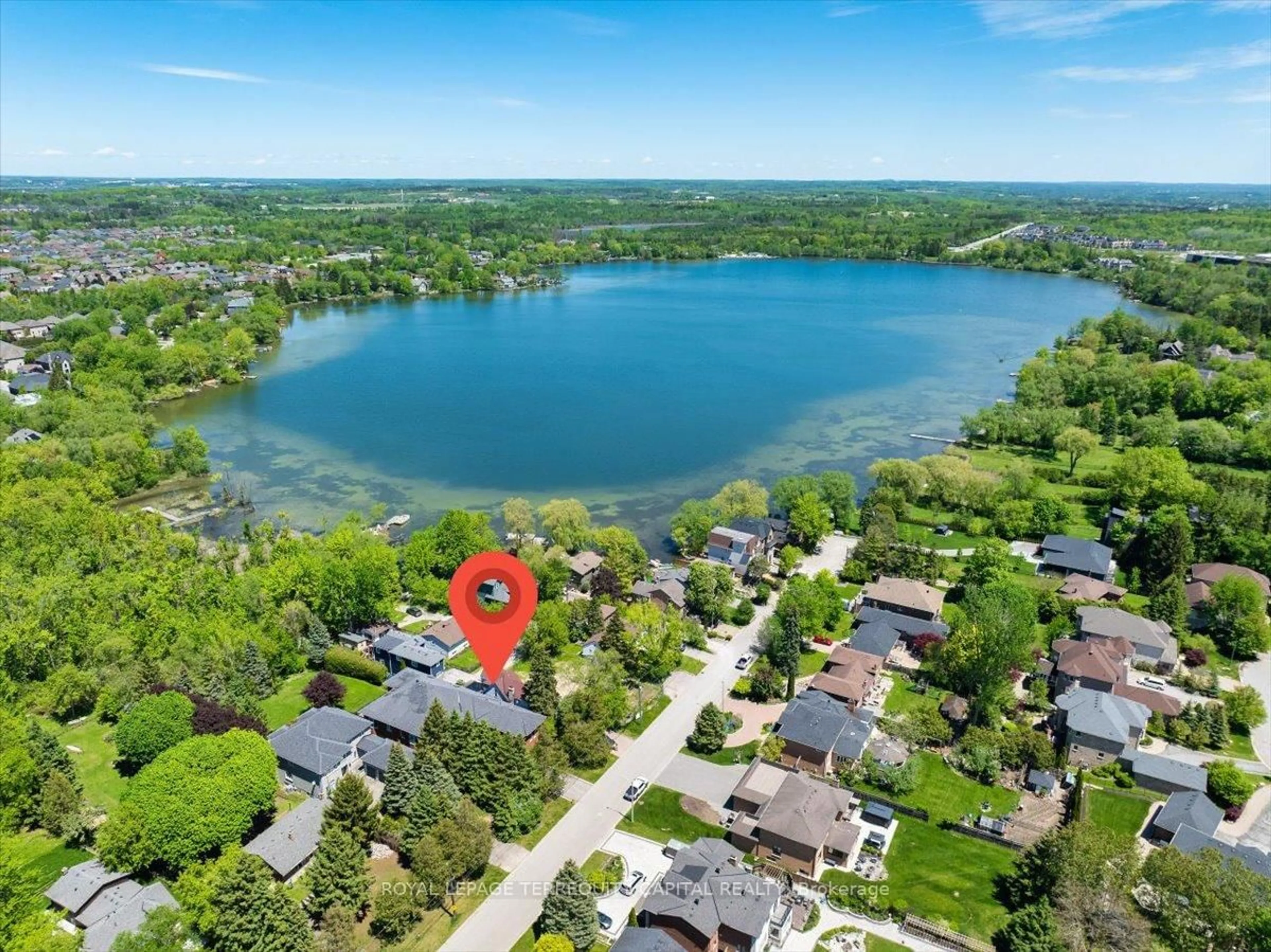 A pic from outside/outdoor area/front of a property/back of a property/a pic from drone, water/lake/river/ocean view for 260 Douglas Rd, Richmond Hill Ontario L4E 3H7