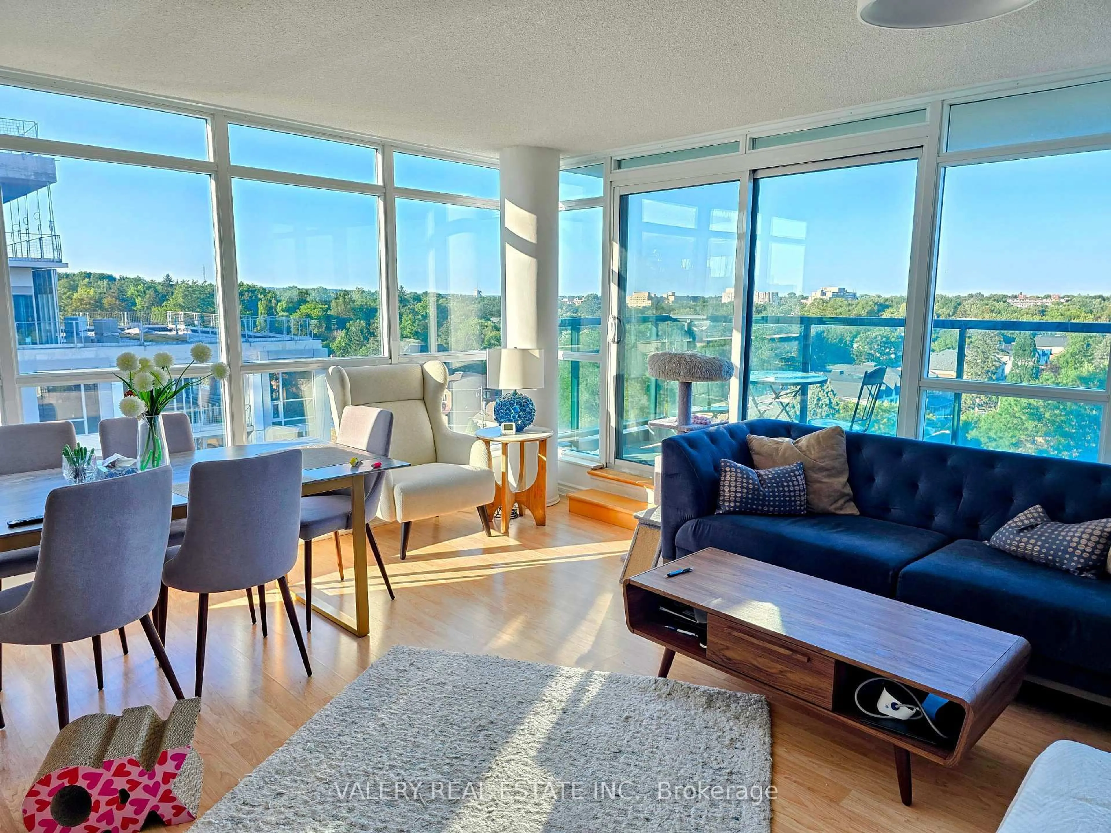 Living room with furniture, wood/laminate floor for 18 Harding Blvd #907, Richmond Hill Ontario L4C 0T3