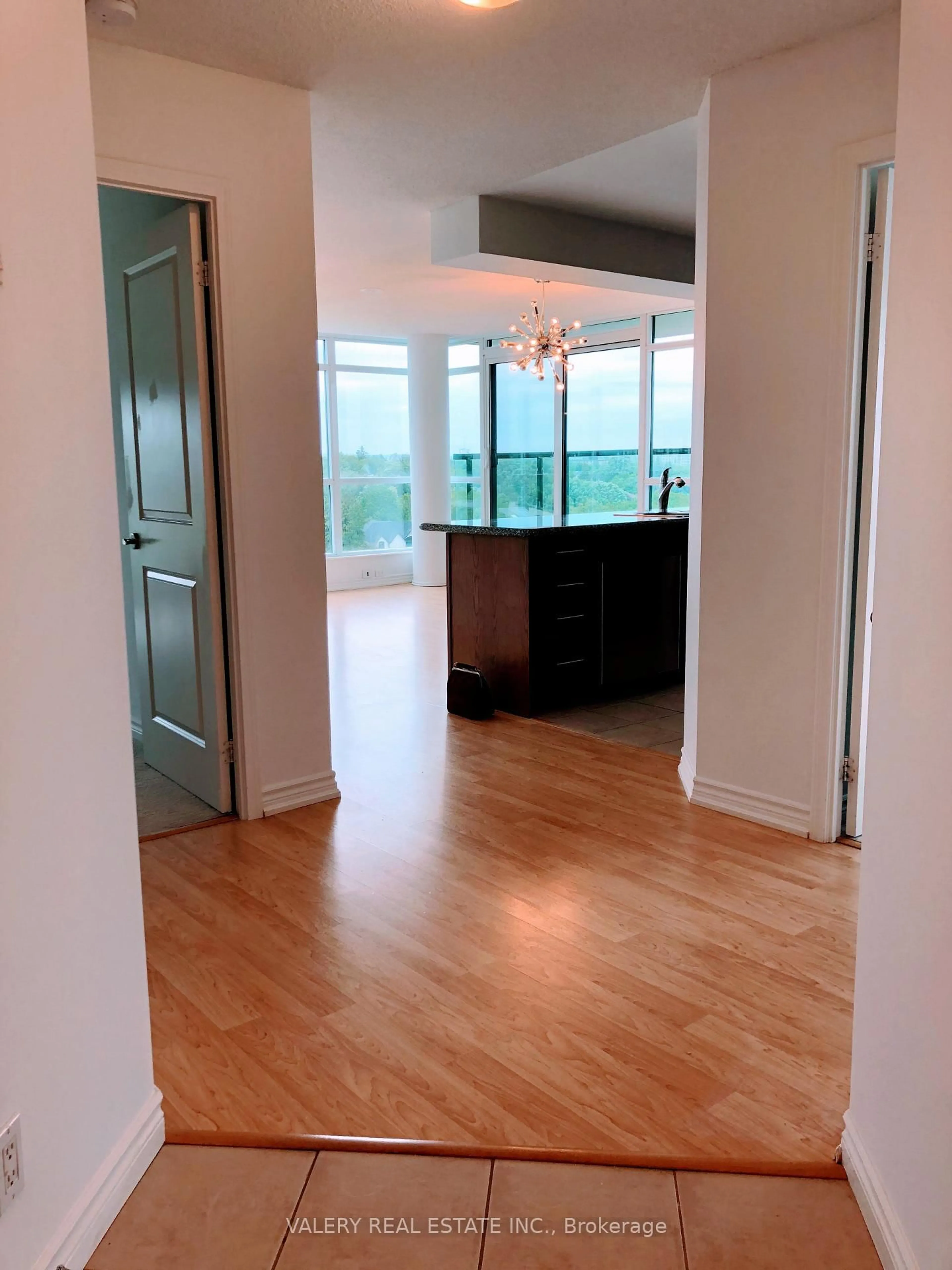A pic of a room for 18 Harding Blvd #907, Richmond Hill Ontario L4C 0T3