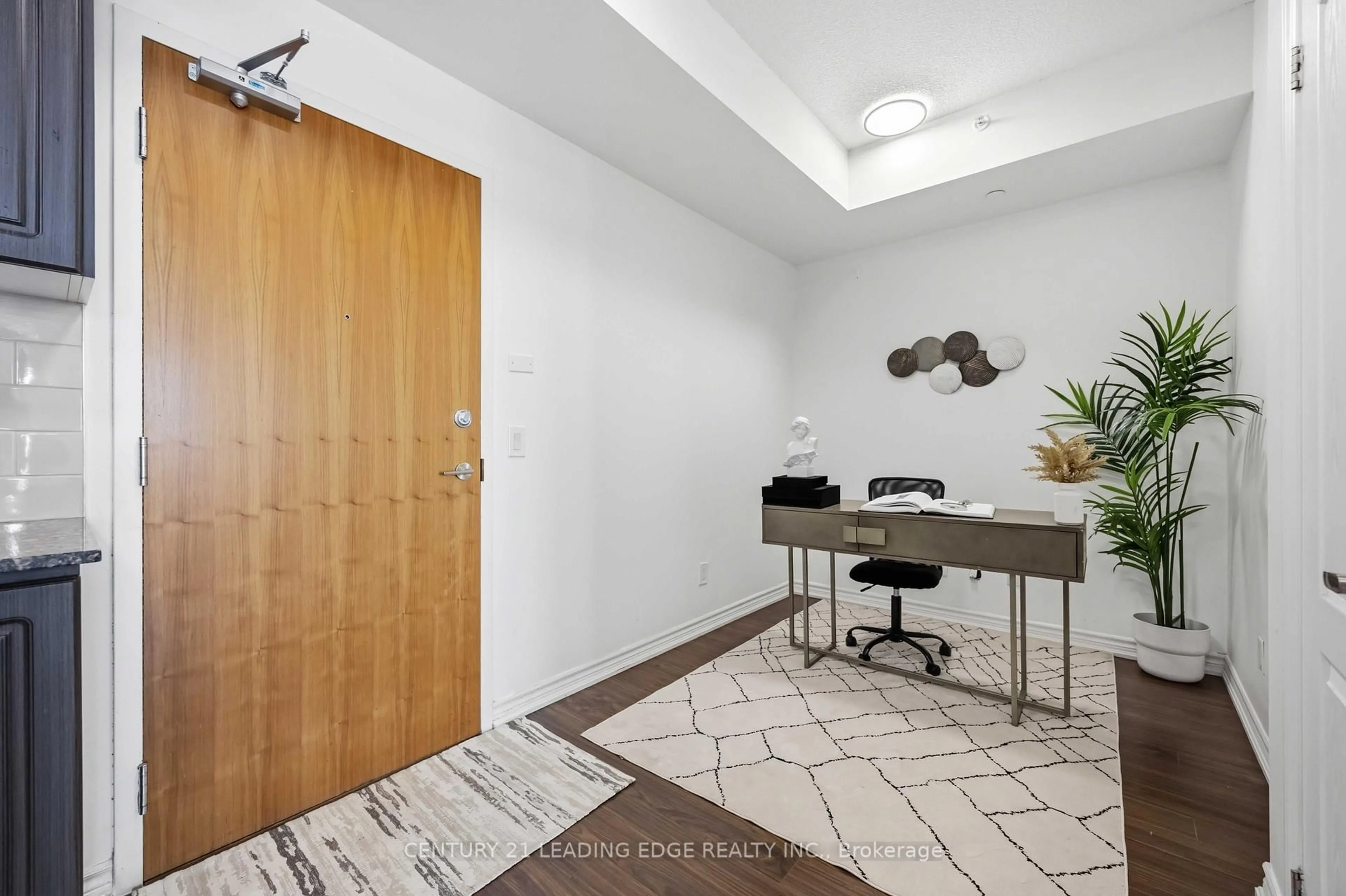 Indoor entryway for 8323 Kennedy Rd #612, Markham Ontario L3R 5W7